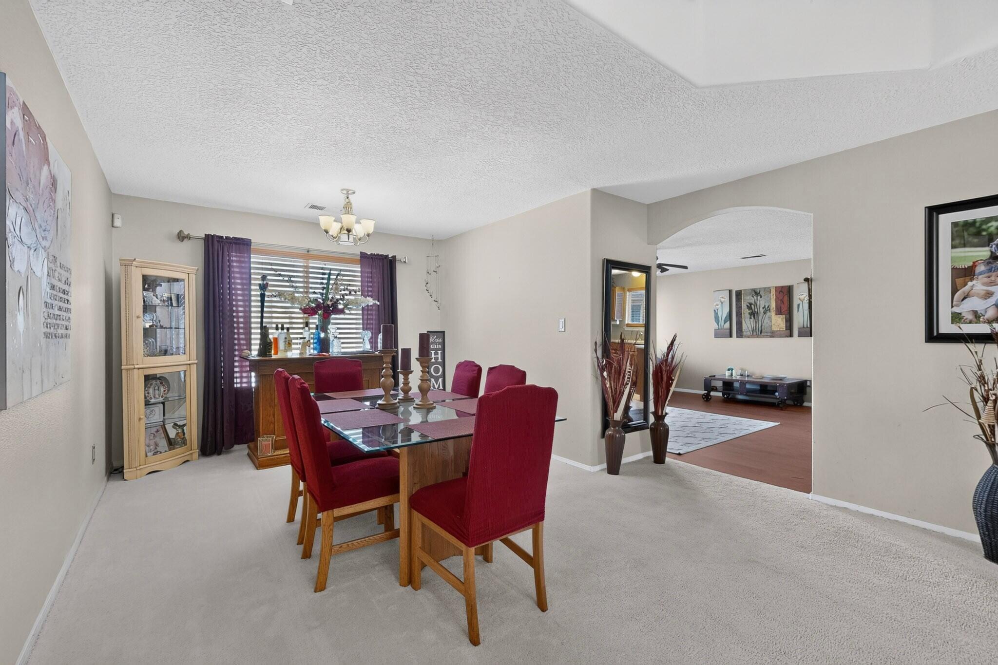 Photo 18 — 836 Serrano Pointe NW