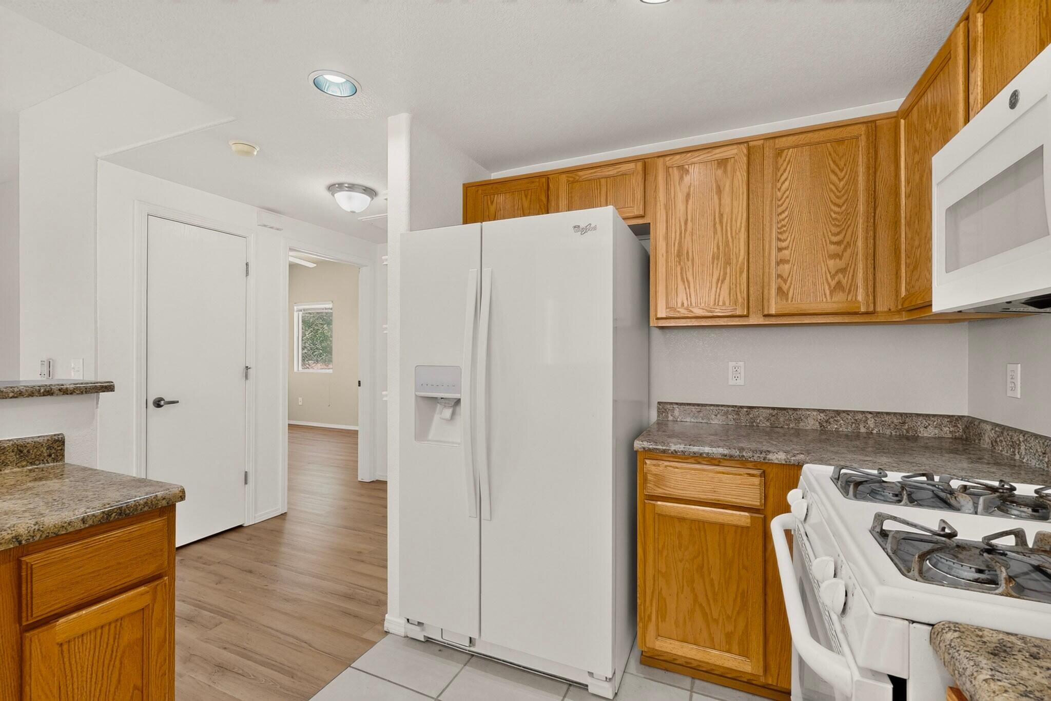 Photo 19 — 6800 Vista Del Norte Road NE 2922