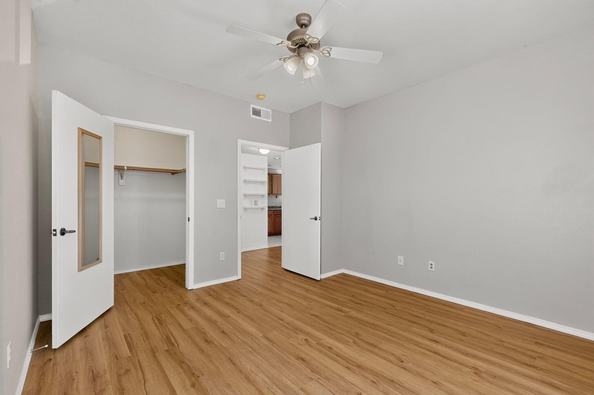 Photo 9 — 6800 Vista Del Norte Road NE 2922