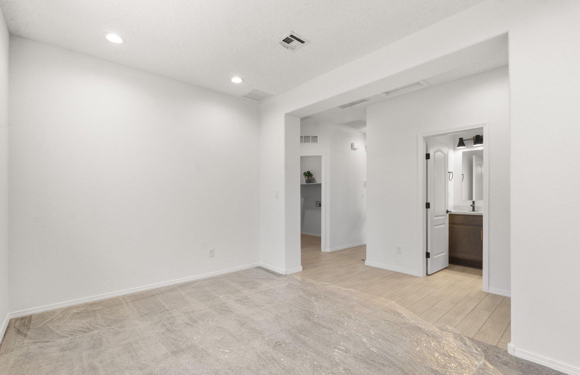 Photo 2 — 640 Amatista Loop SE