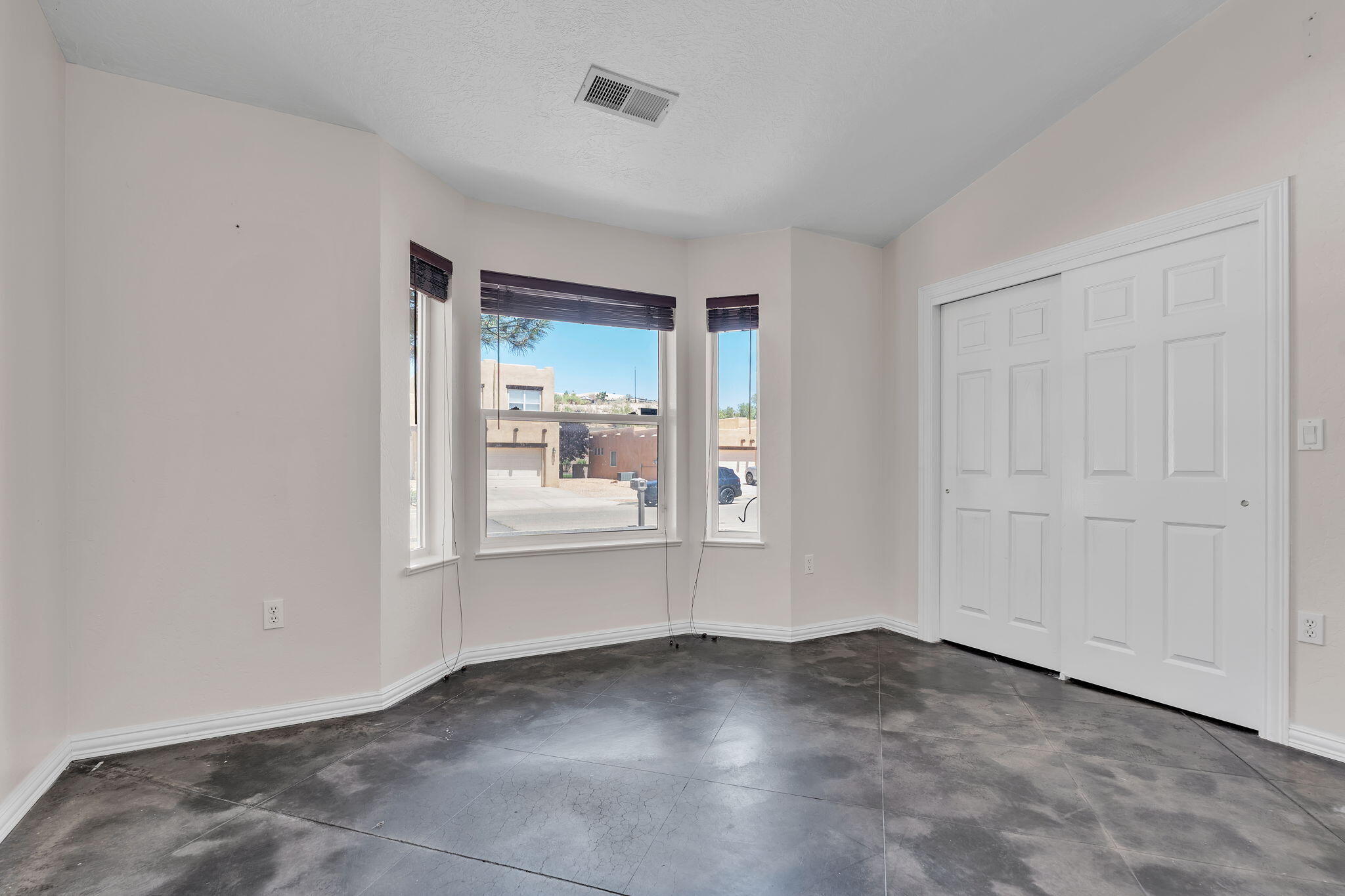 Photo 18 — 1001 Pinzon Street NW
