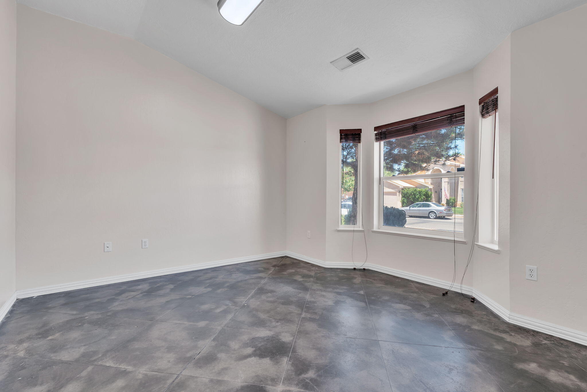 Photo 15 — 1001 Pinzon Street NW