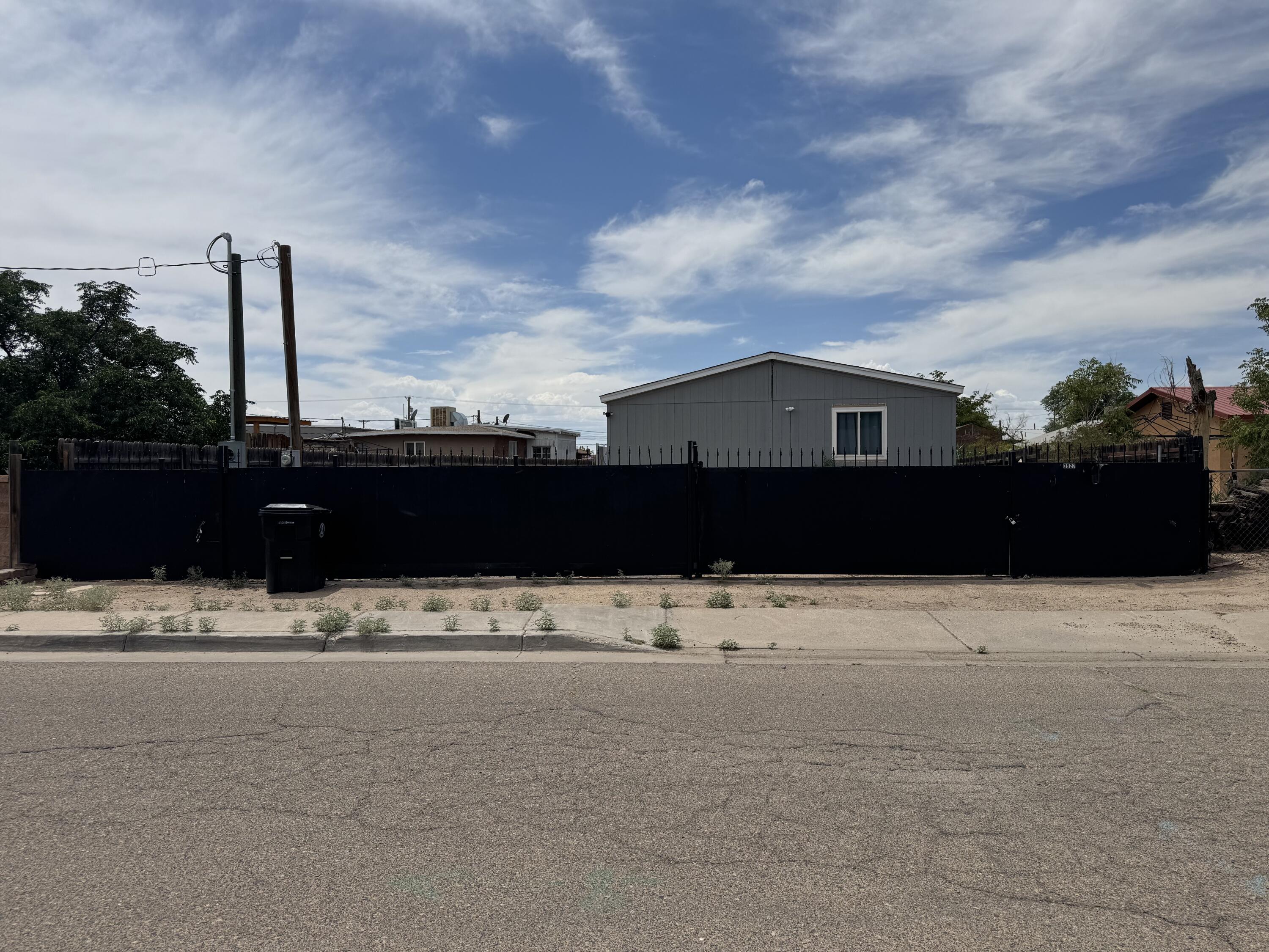 3927 3rd Street NW, Albuquerque, NM 87107