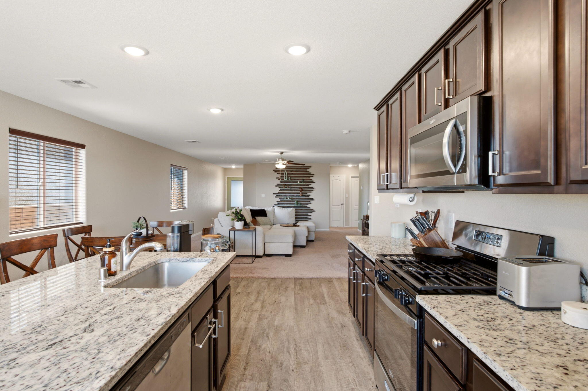 Photo 18 — 3852 Hernandez Street SW