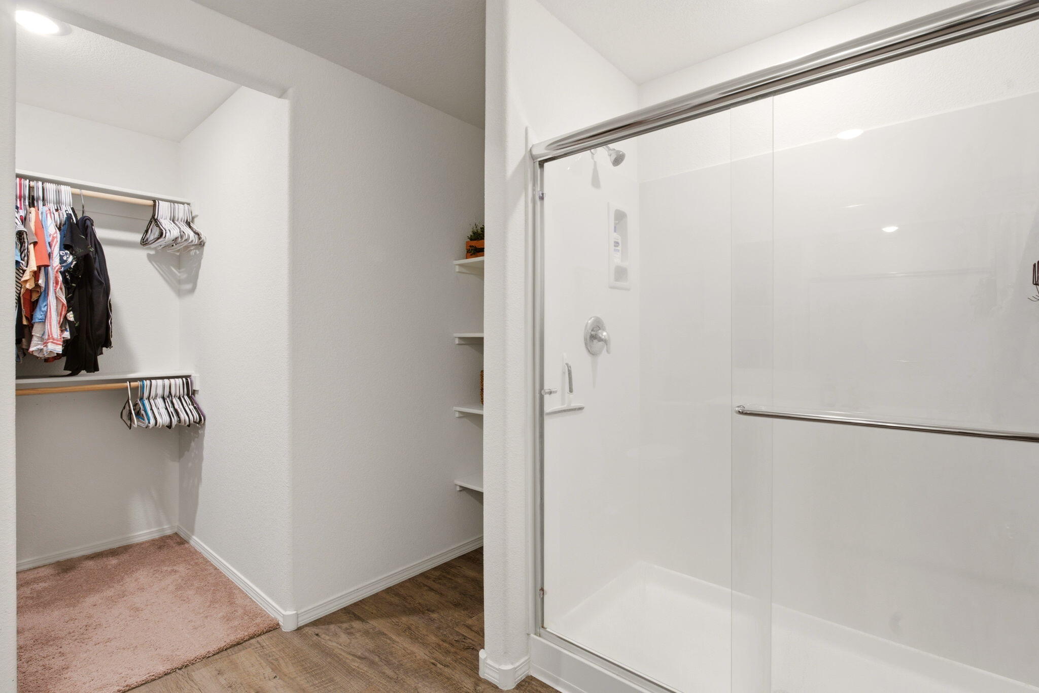 Photo 12 — 3852 Hernandez Street SW