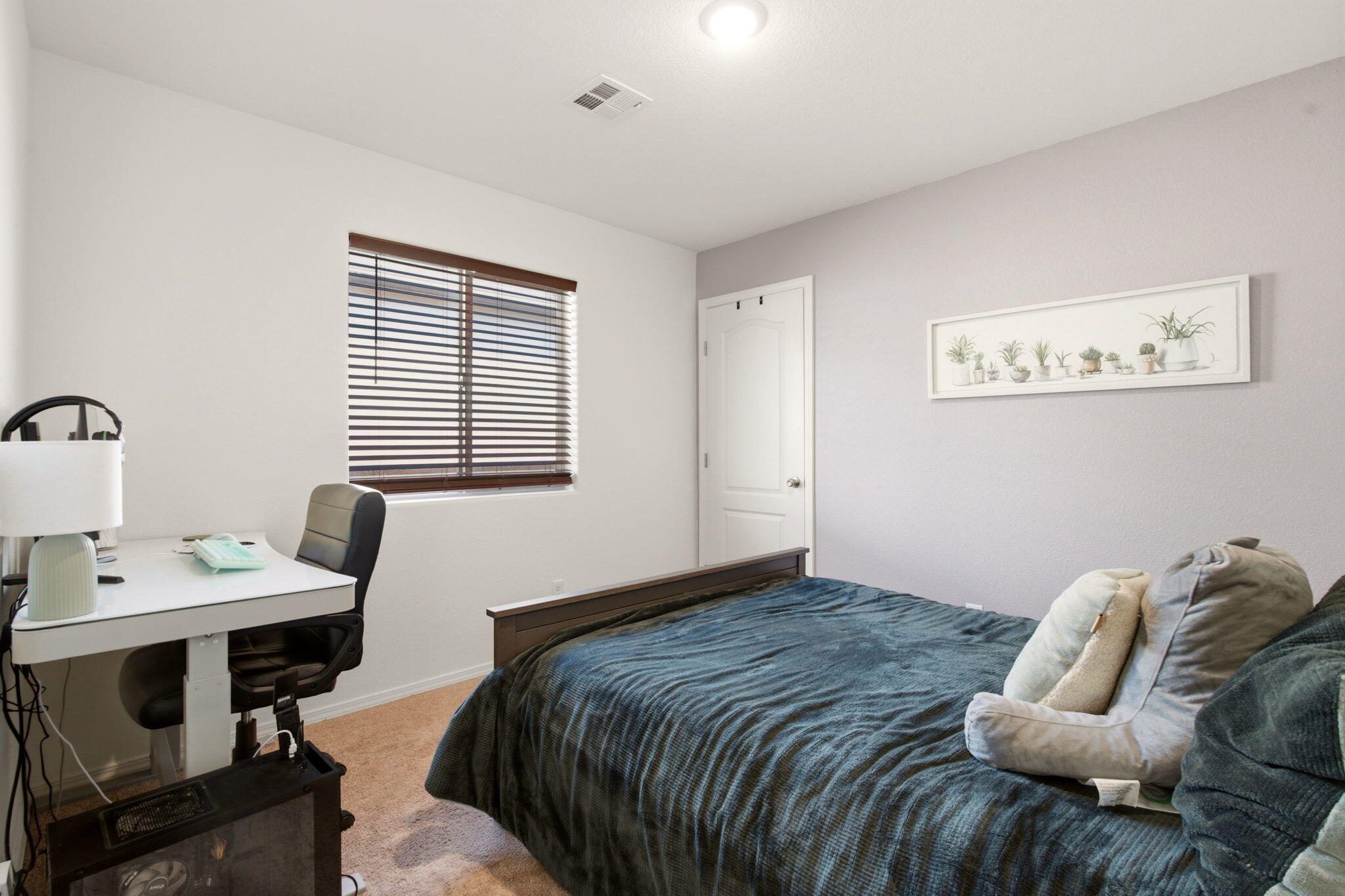 Photo 11 — 3852 Hernandez Street SW