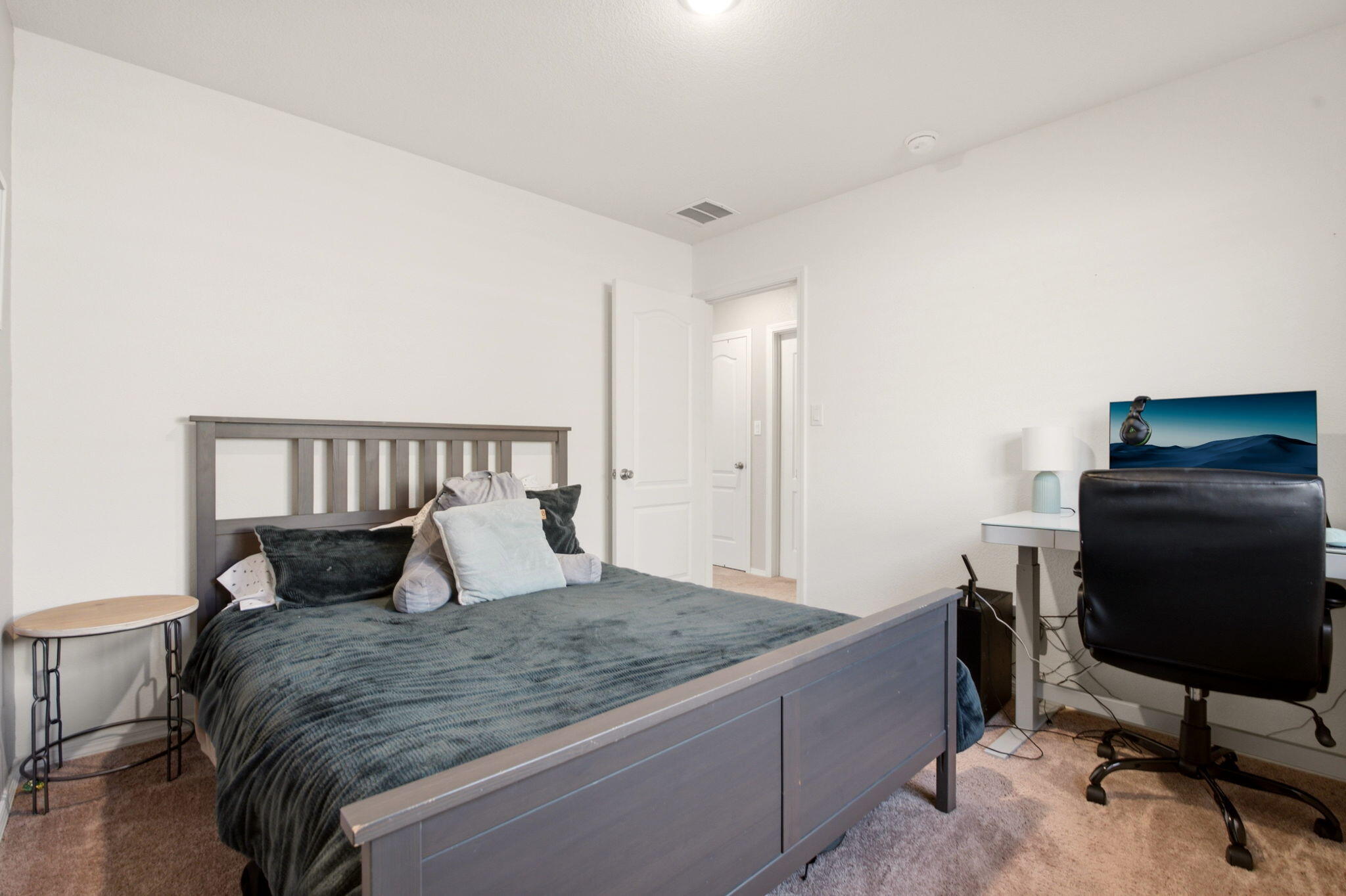 Photo 10 — 3852 Hernandez Street SW