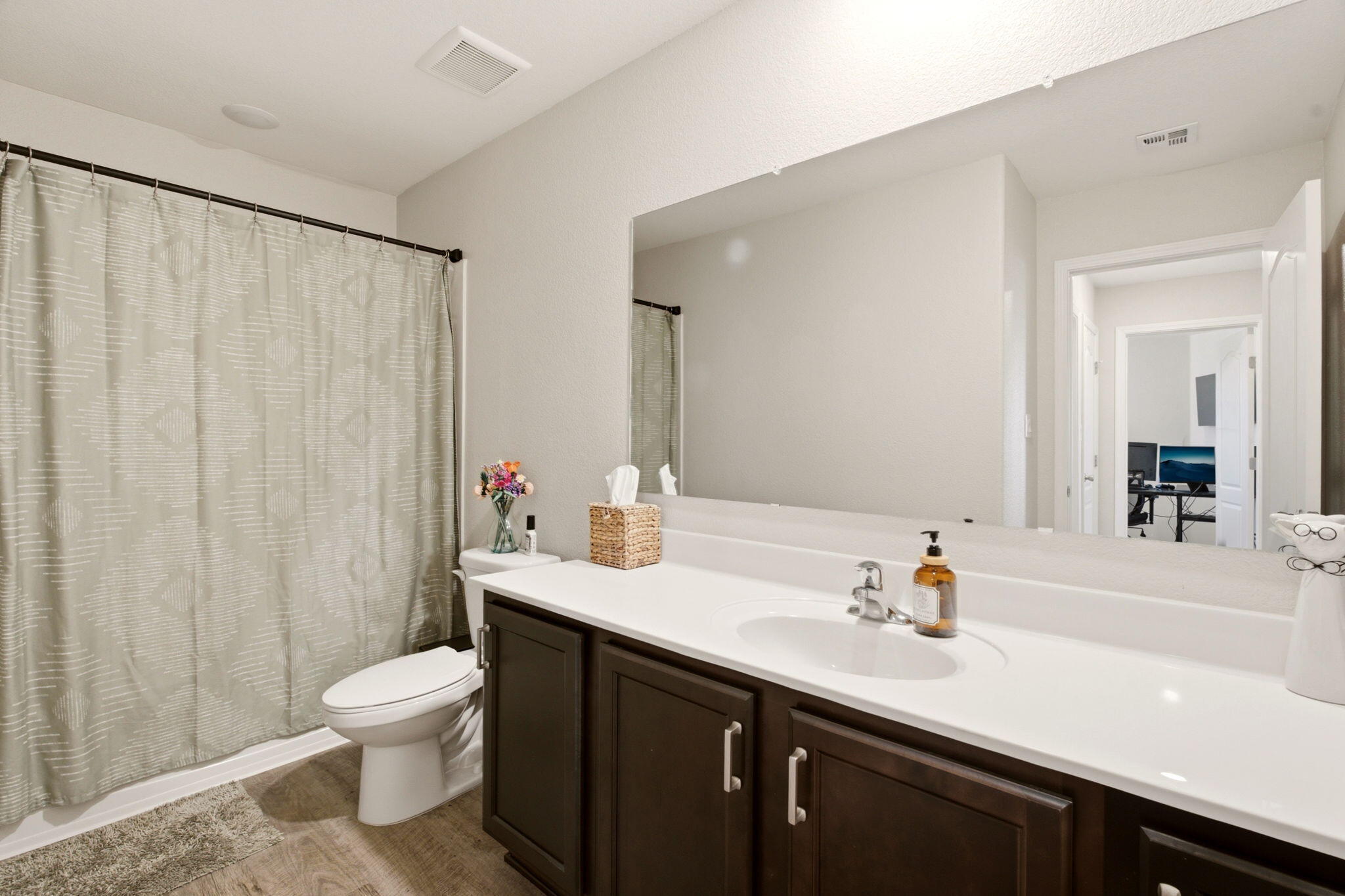 Photo 9 — 3852 Hernandez Street SW