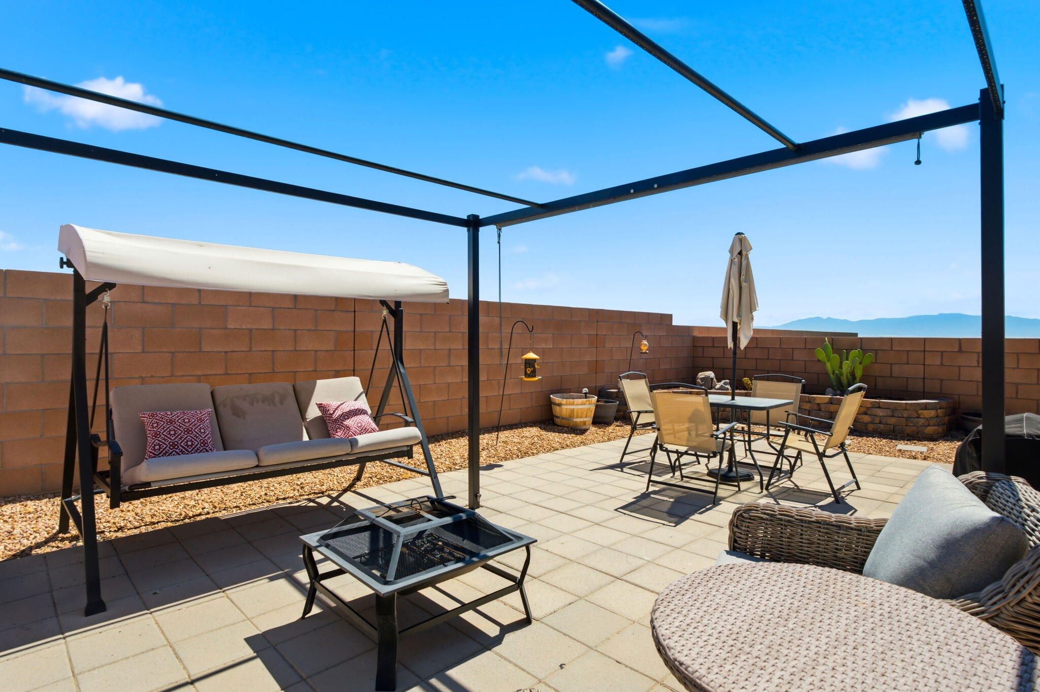 Photo 4 — 3852 Hernandez Street SW