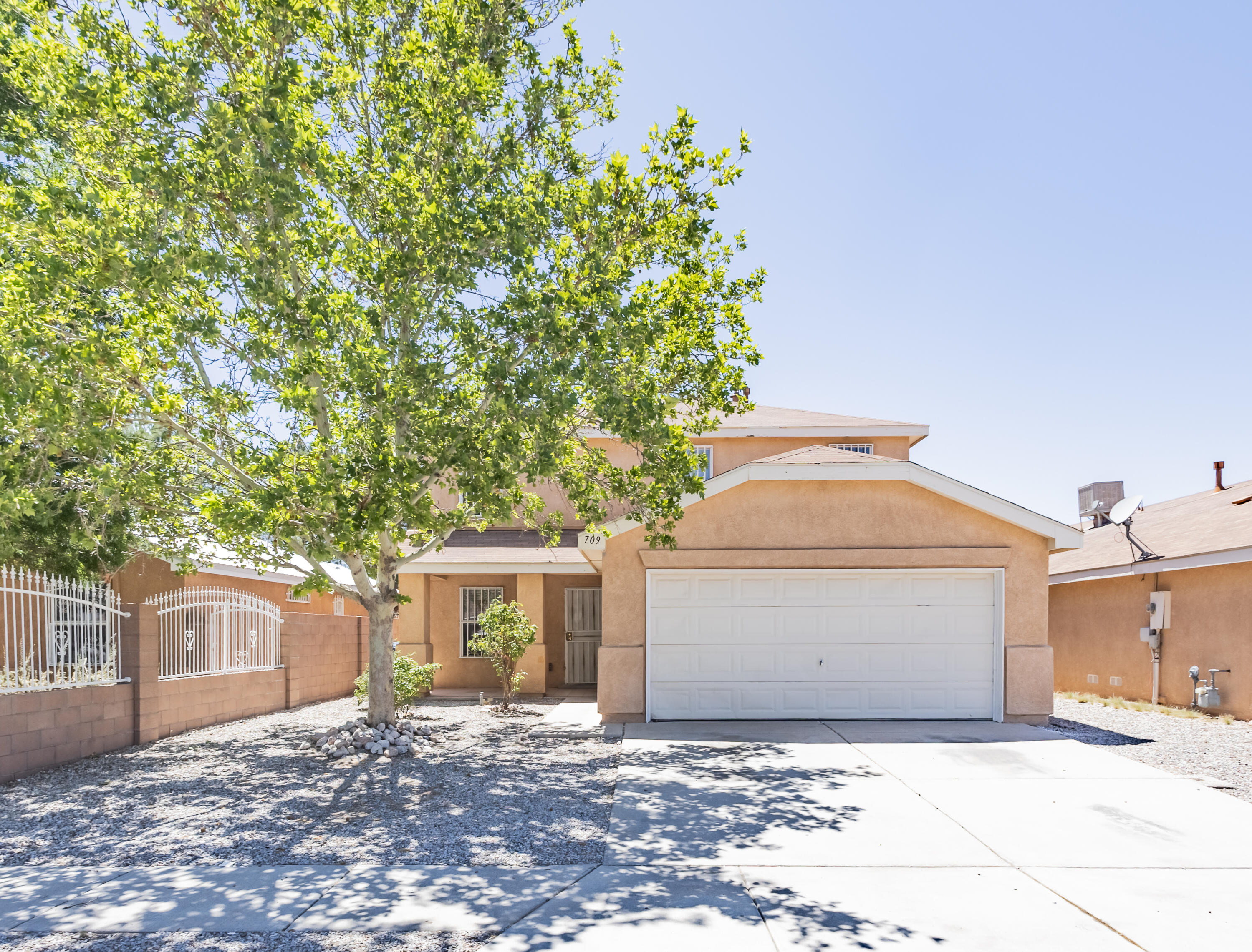 709 Noah Avenue SW, Albuquerque, NM 87121
