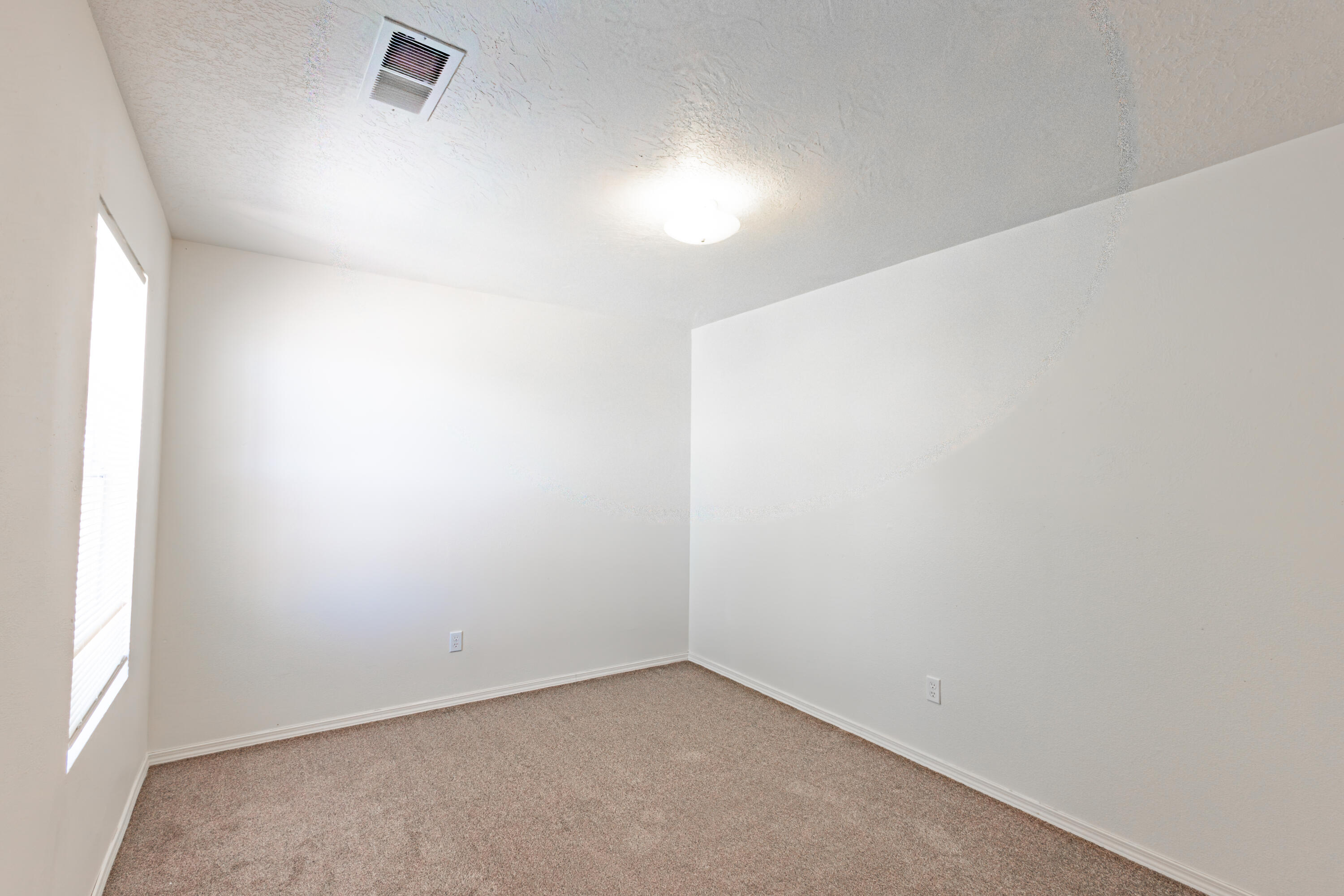 Photo 15 — 709 Noah Avenue SW