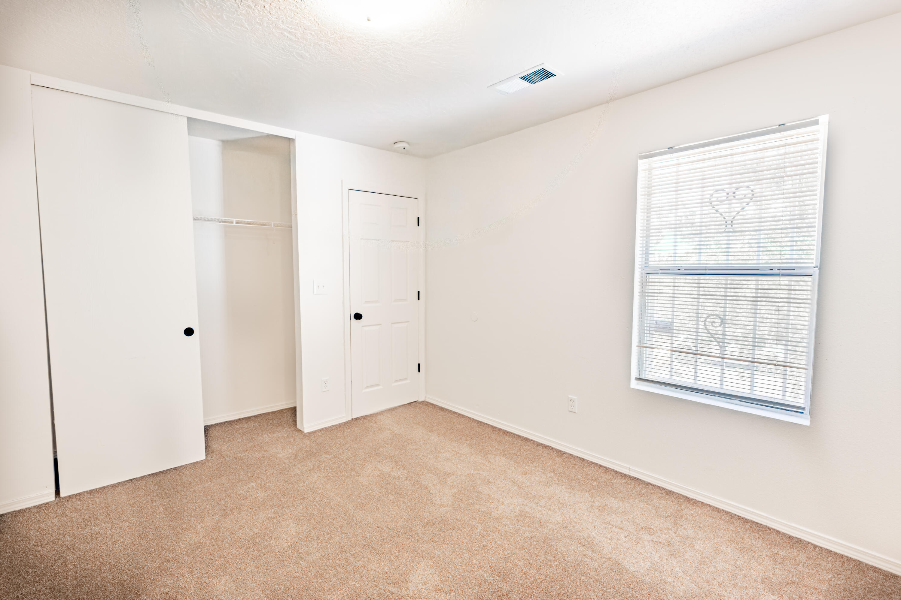 Photo 14 — 709 Noah Avenue SW