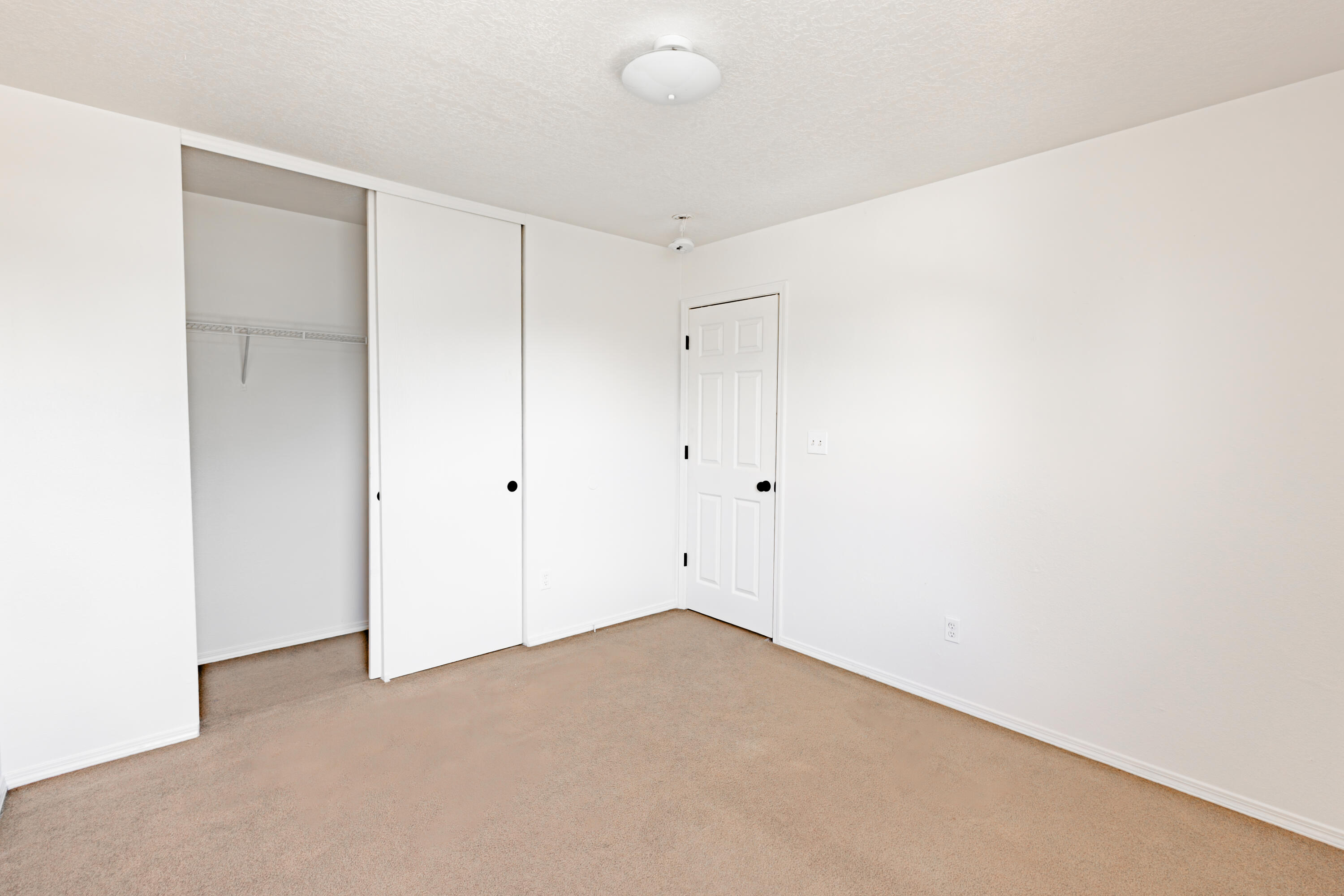 Photo 12 — 709 Noah Avenue SW