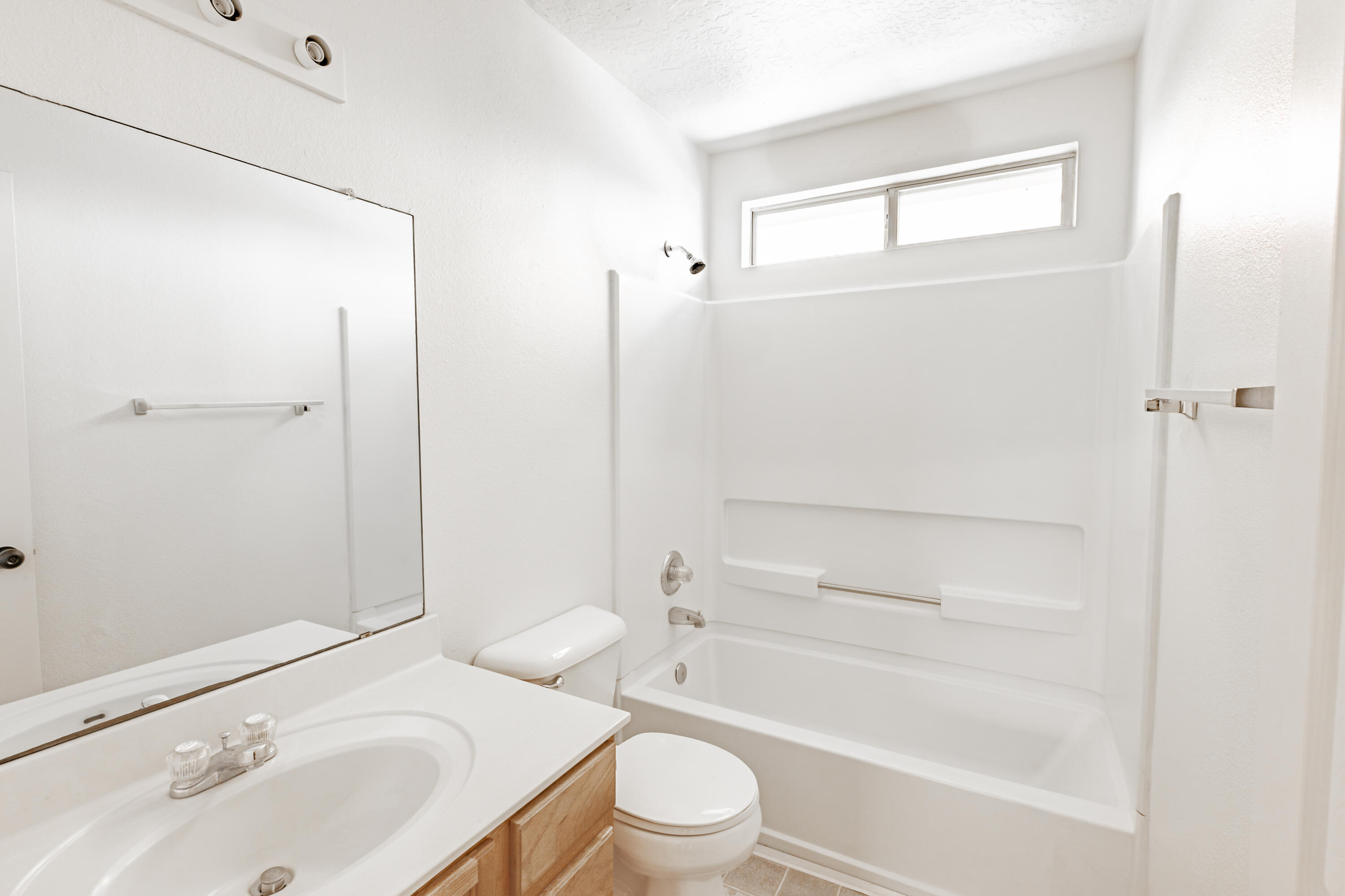 Photo 11 — 709 Noah Avenue SW