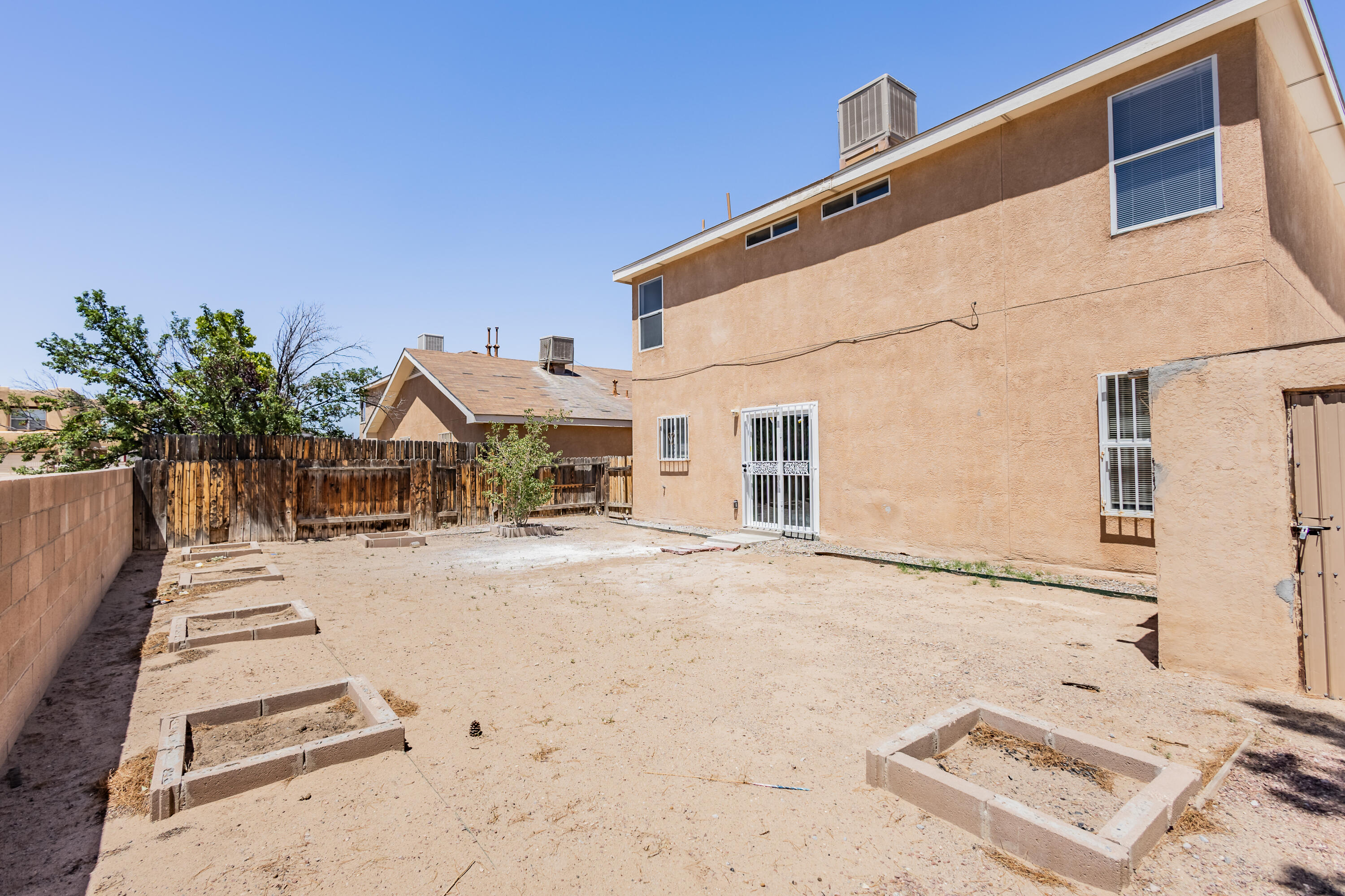 Photo 5 — 709 Noah Avenue SW