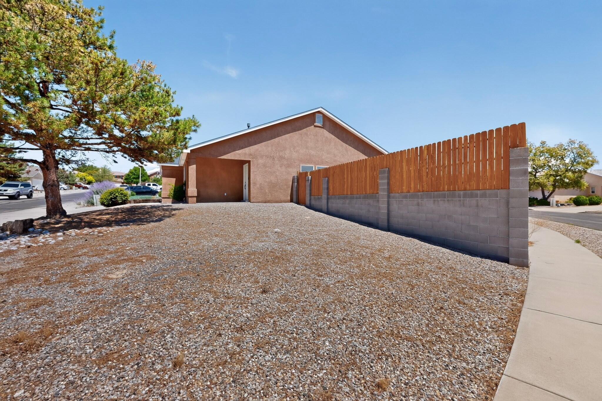 Photo 9 — 10700 Pinon Park Court NW