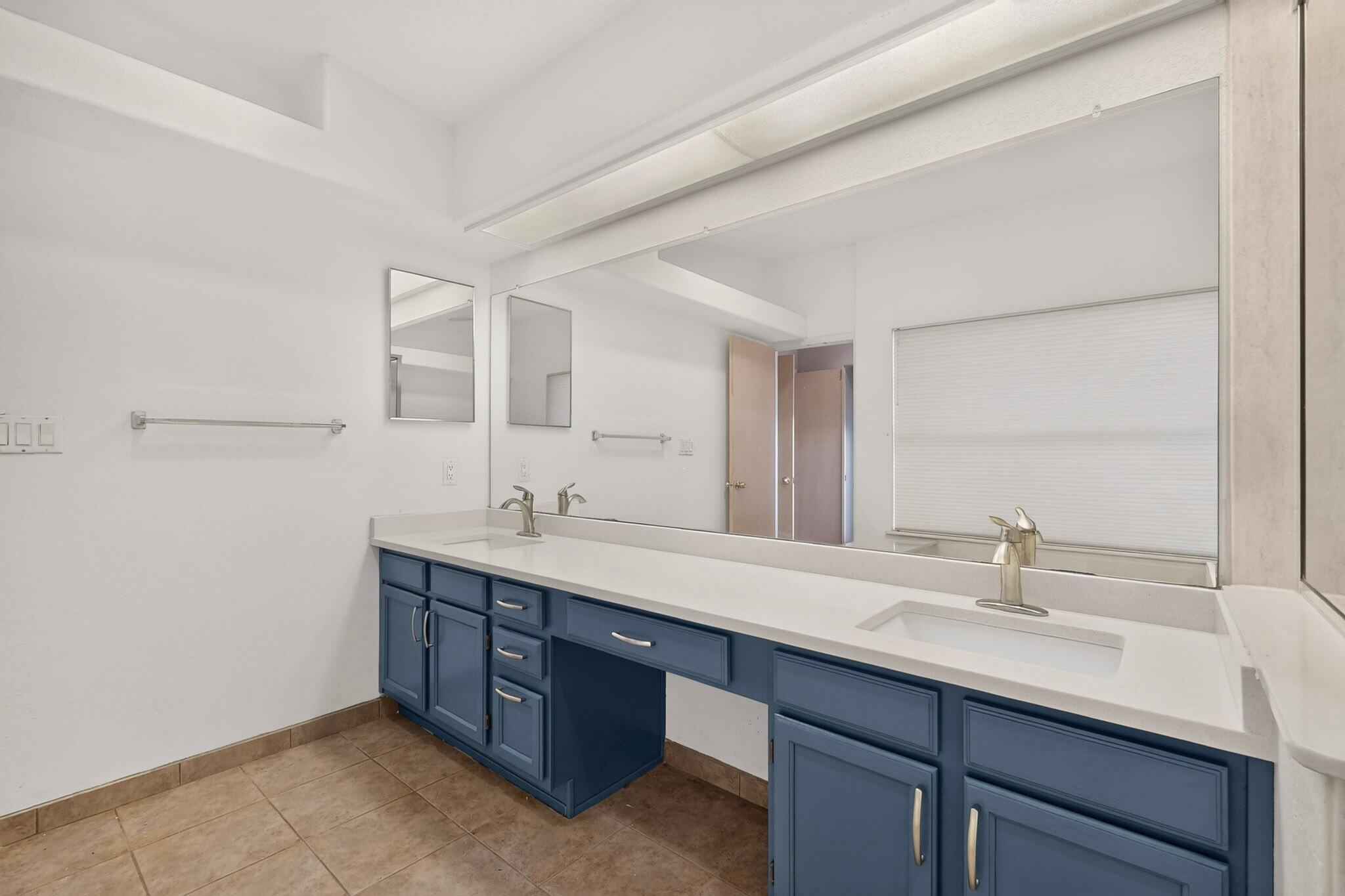 Photo 20 — 7804 Oakland Avenue NE