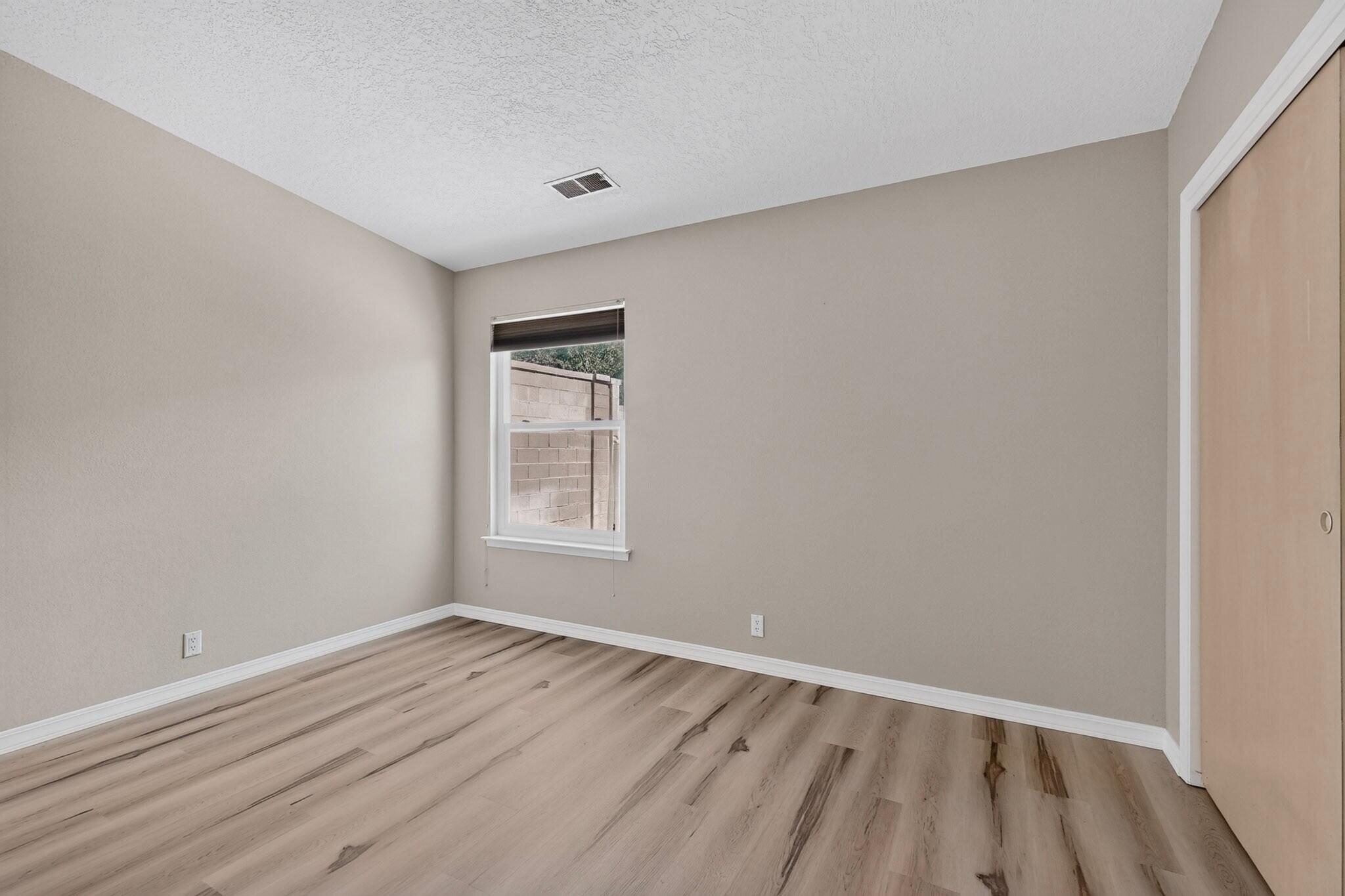 Photo 17 — 7804 Oakland Avenue NE