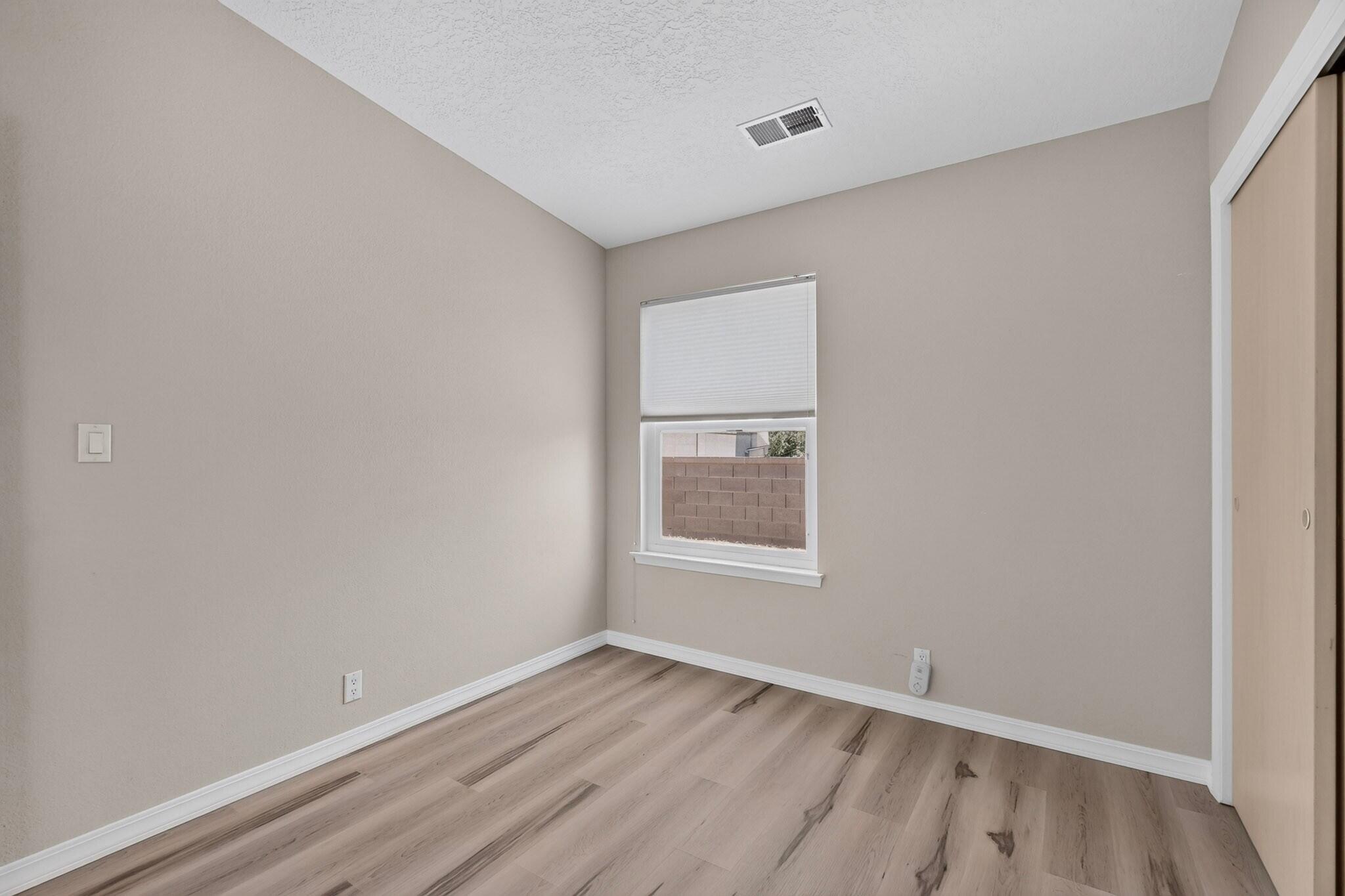 Photo 12 — 7804 Oakland Avenue NE