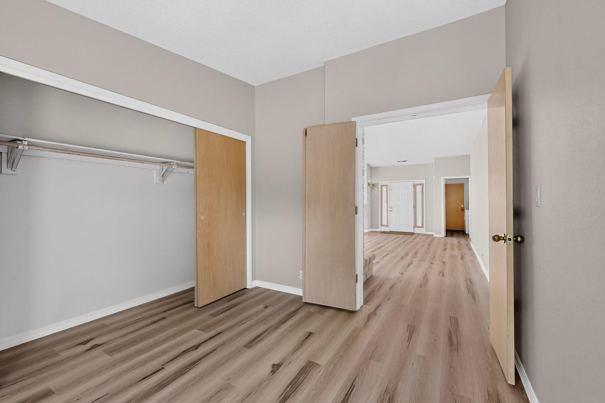 Photo 11 — 7804 Oakland Avenue NE