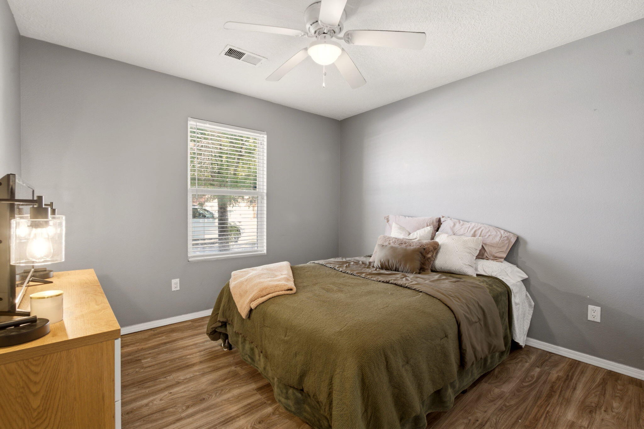 Photo 16 — 1819 Cielo Oeste Place NW
