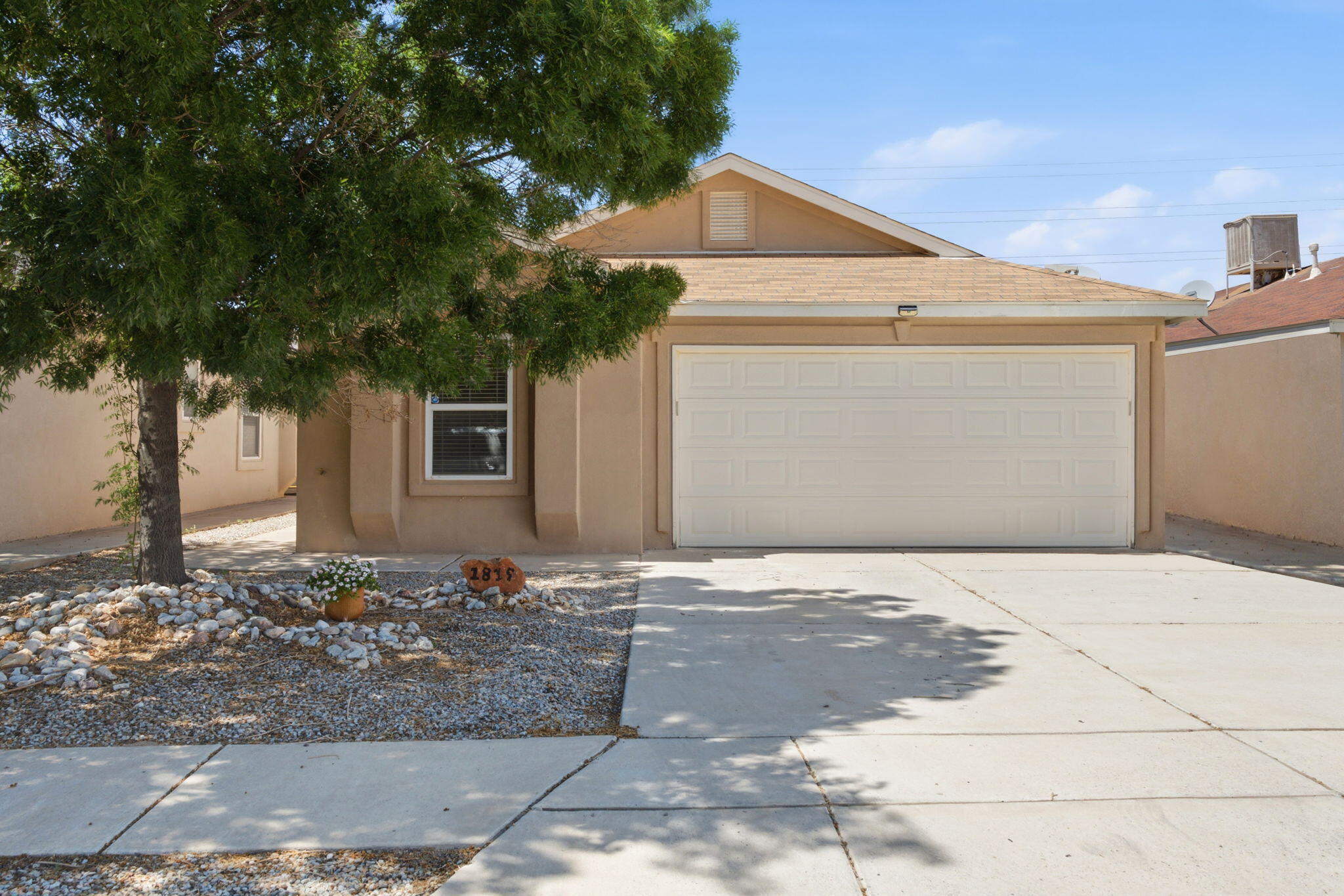 Photo 2 — 1819 Cielo Oeste Place NW