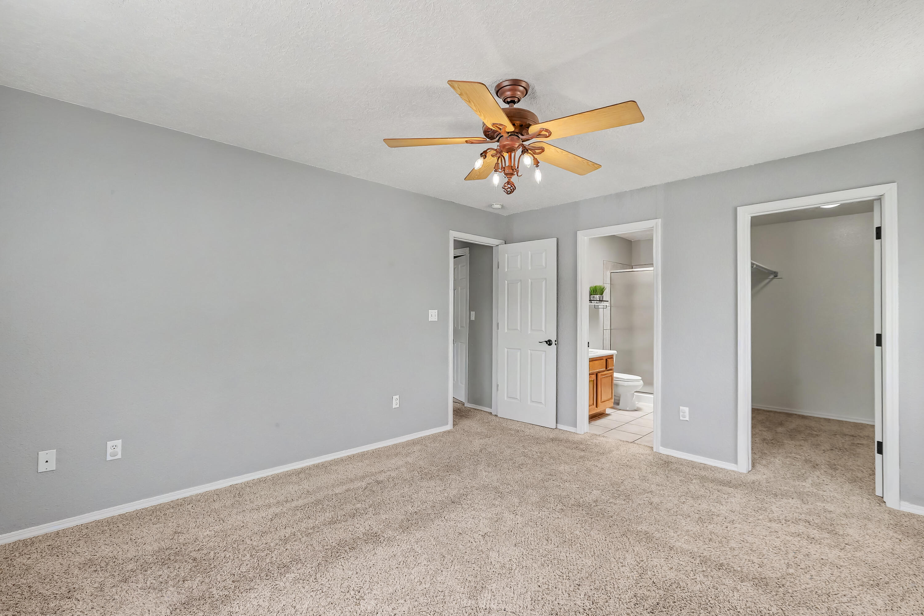 Photo 3 — 4701 Morris Street NE 2304