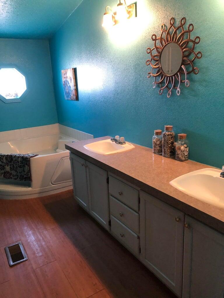 Photo 12 — 2364 Pecan Drive
