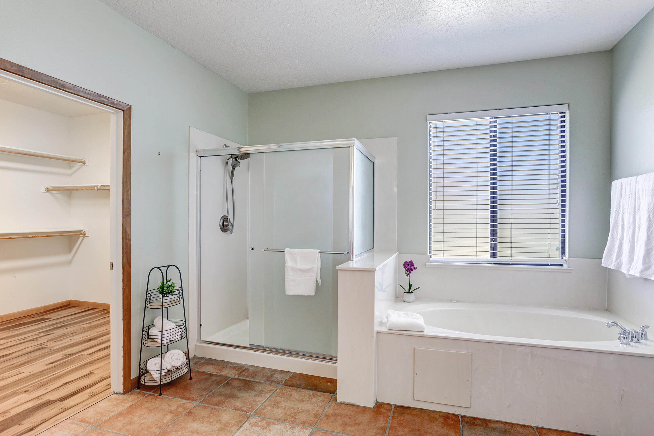 Photo 20 — 508 Albor Circle NE