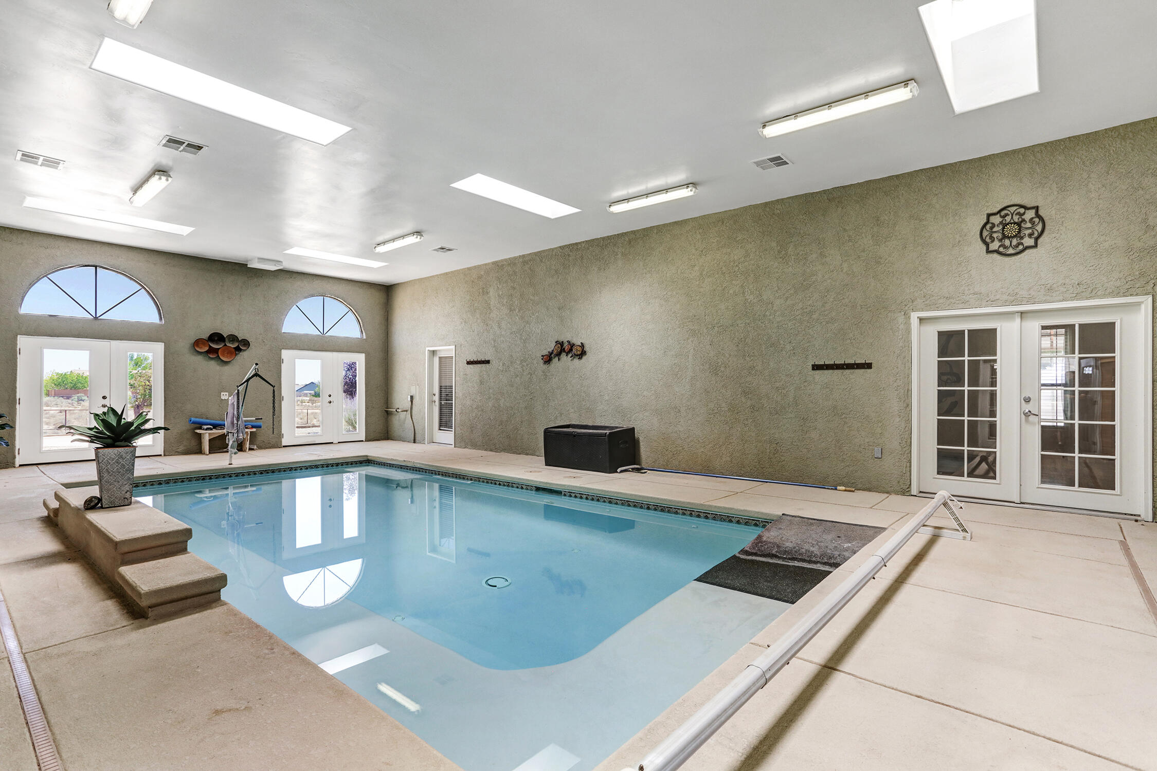Photo 18 — 508 Albor Circle NE