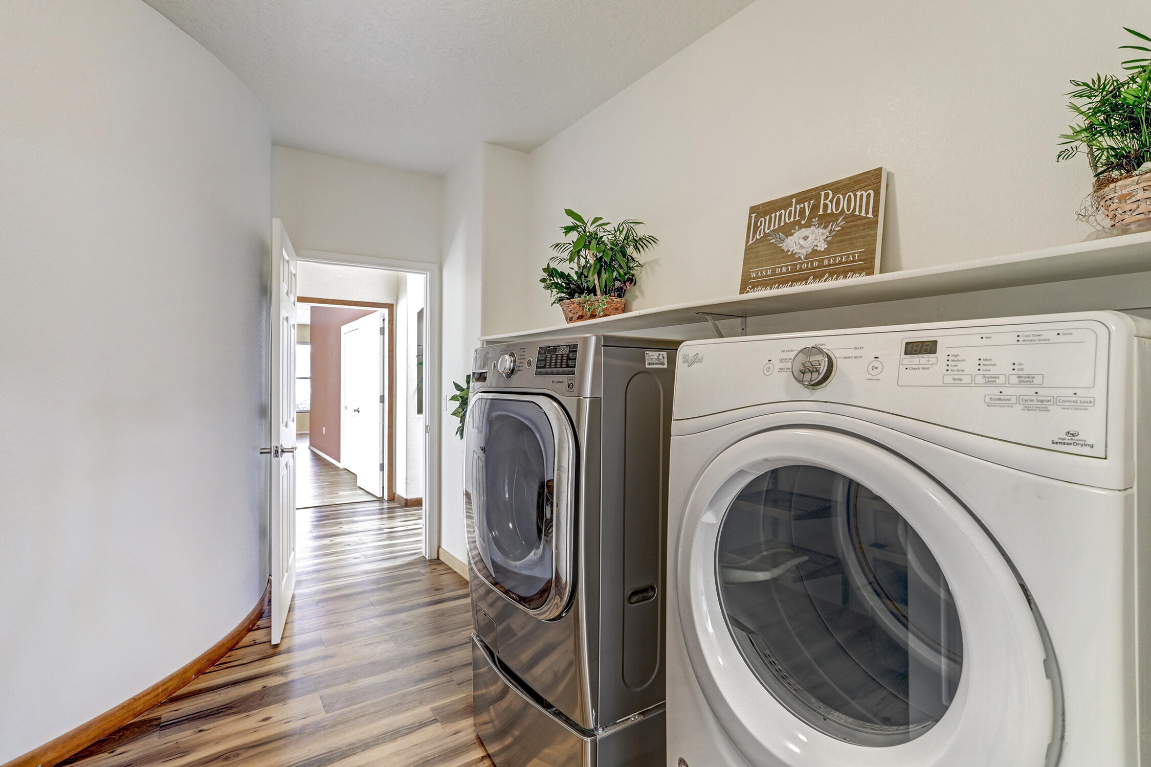 Photo 17 — 508 Albor Circle NE