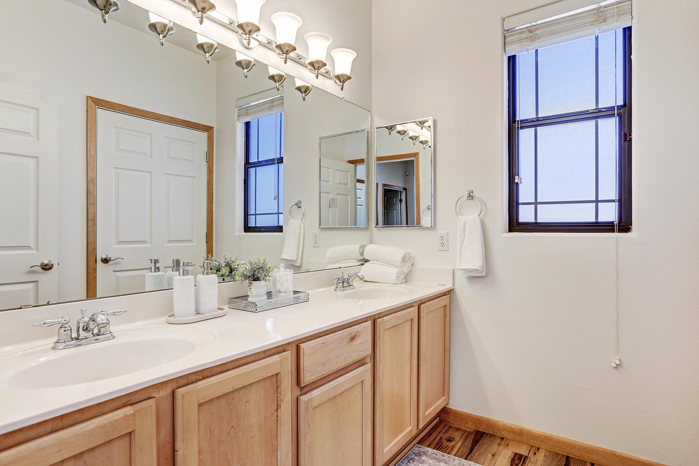 Photo 12 — 508 Albor Circle NE