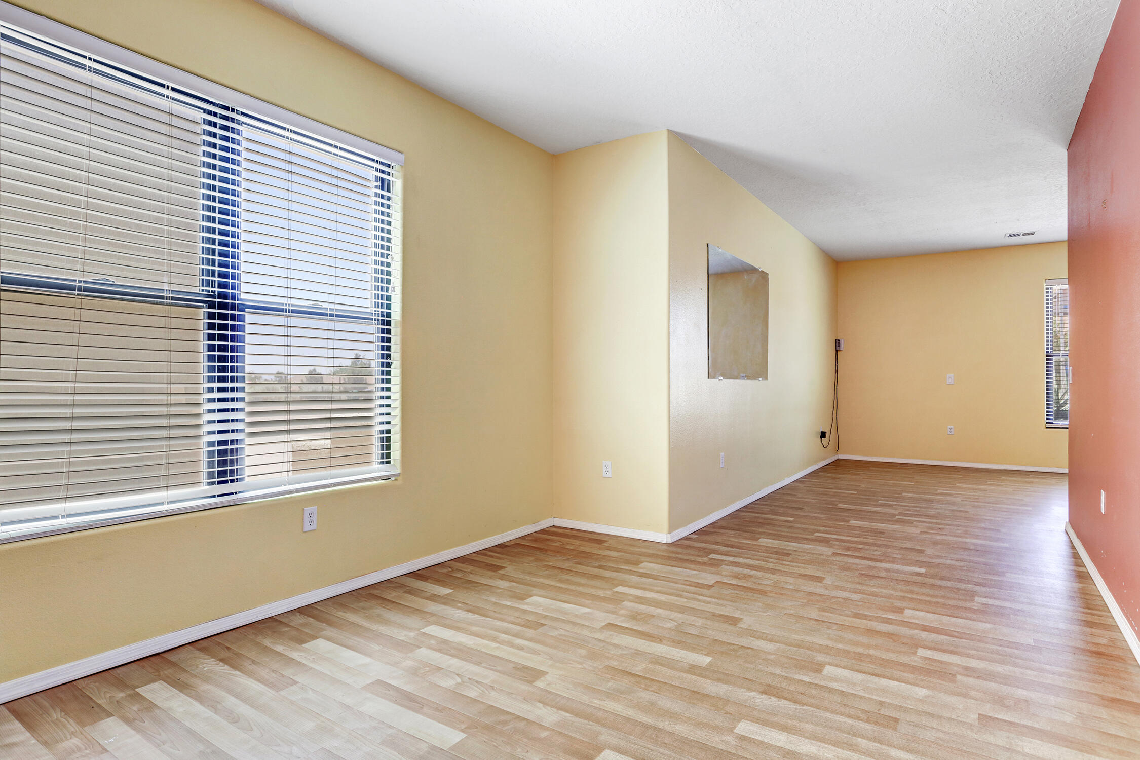 Photo 10 — 508 Albor Circle NE