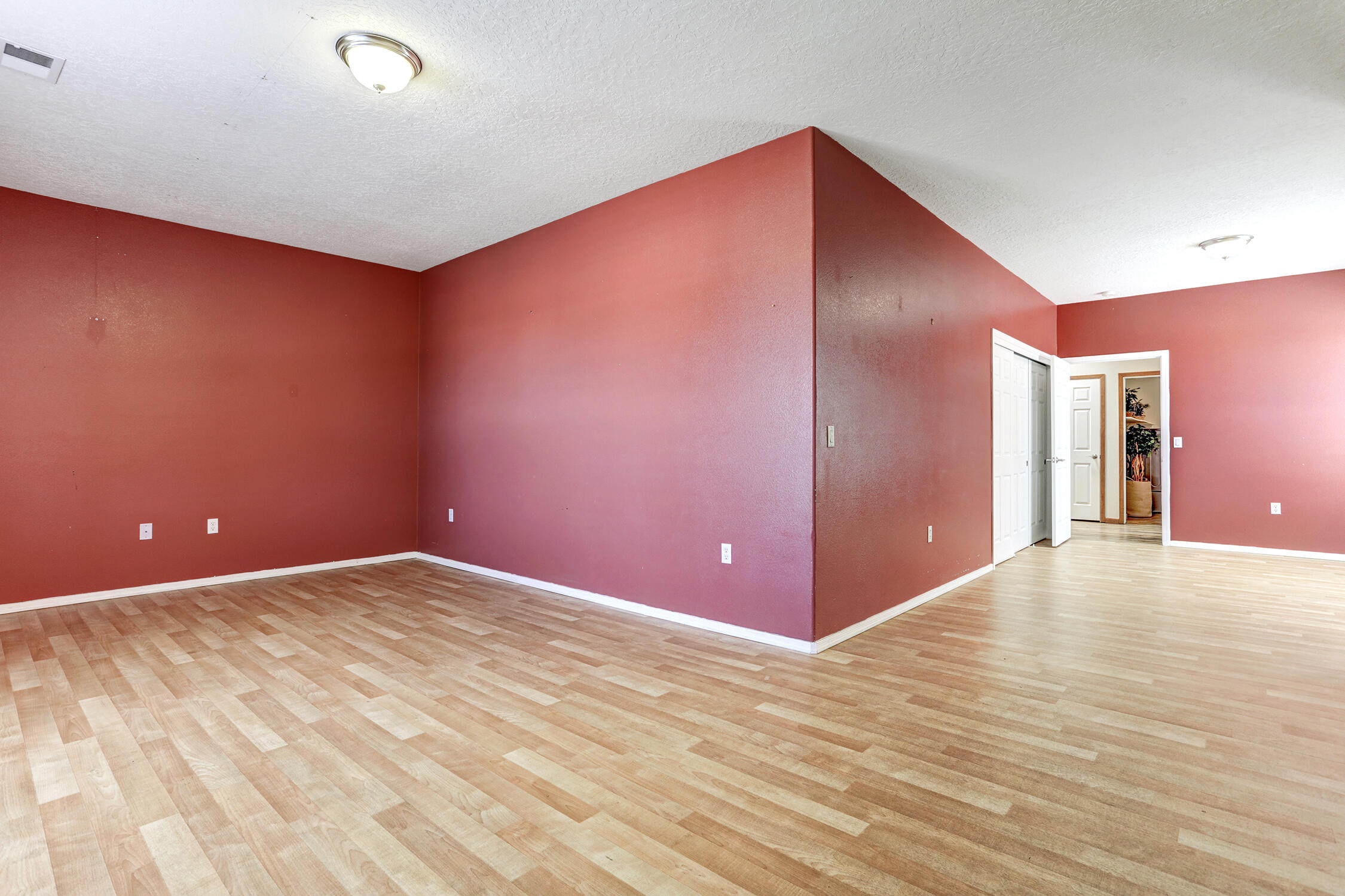 Photo 8 — 508 Albor Circle NE