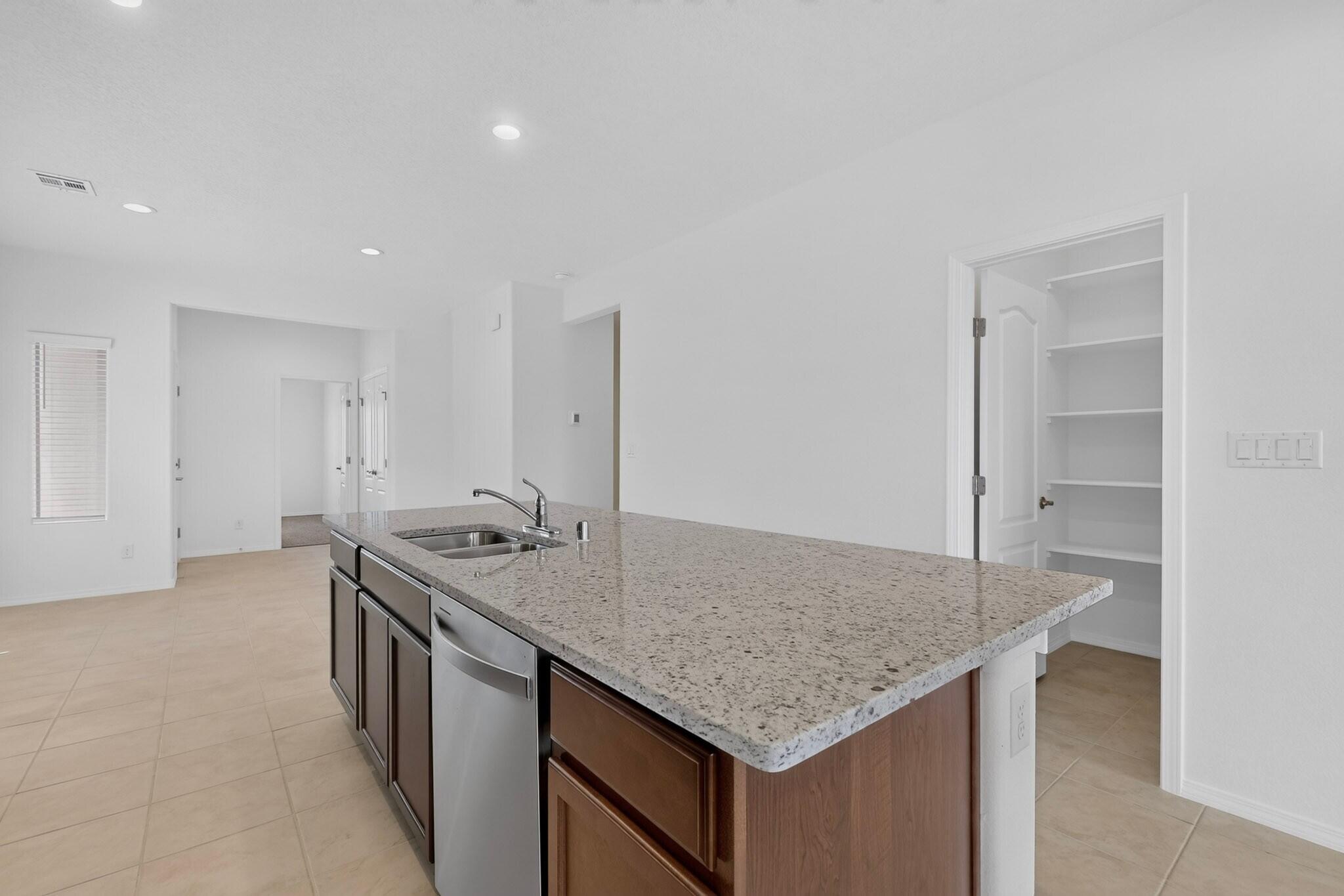 Photo 17 — 280 Prism Avenue SW