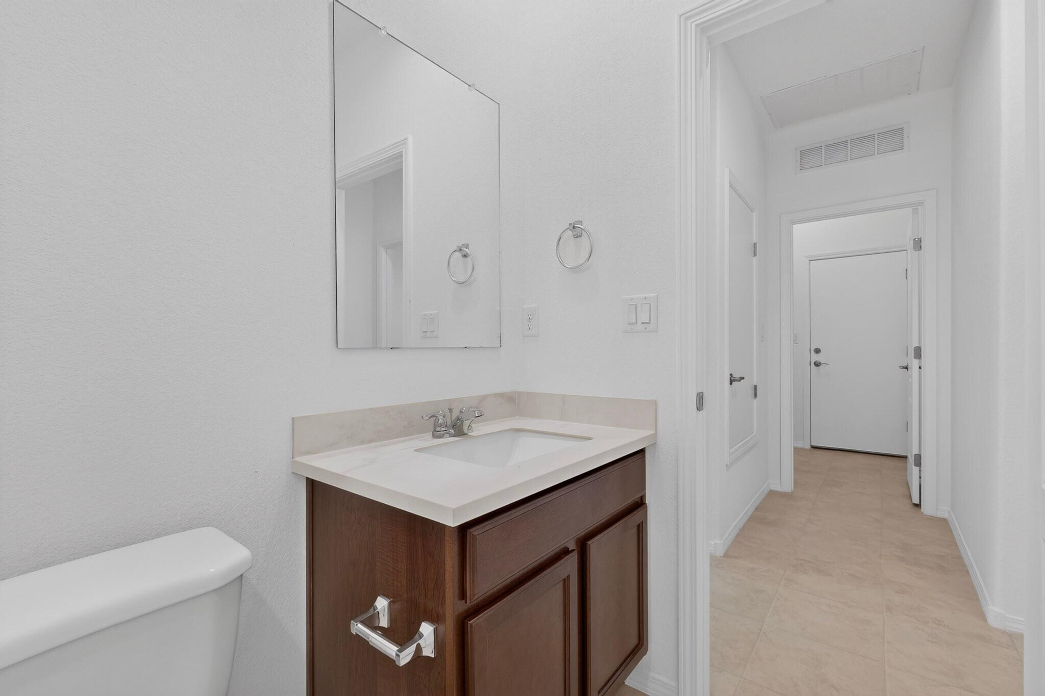 Photo 3 — 280 Prism Avenue SW