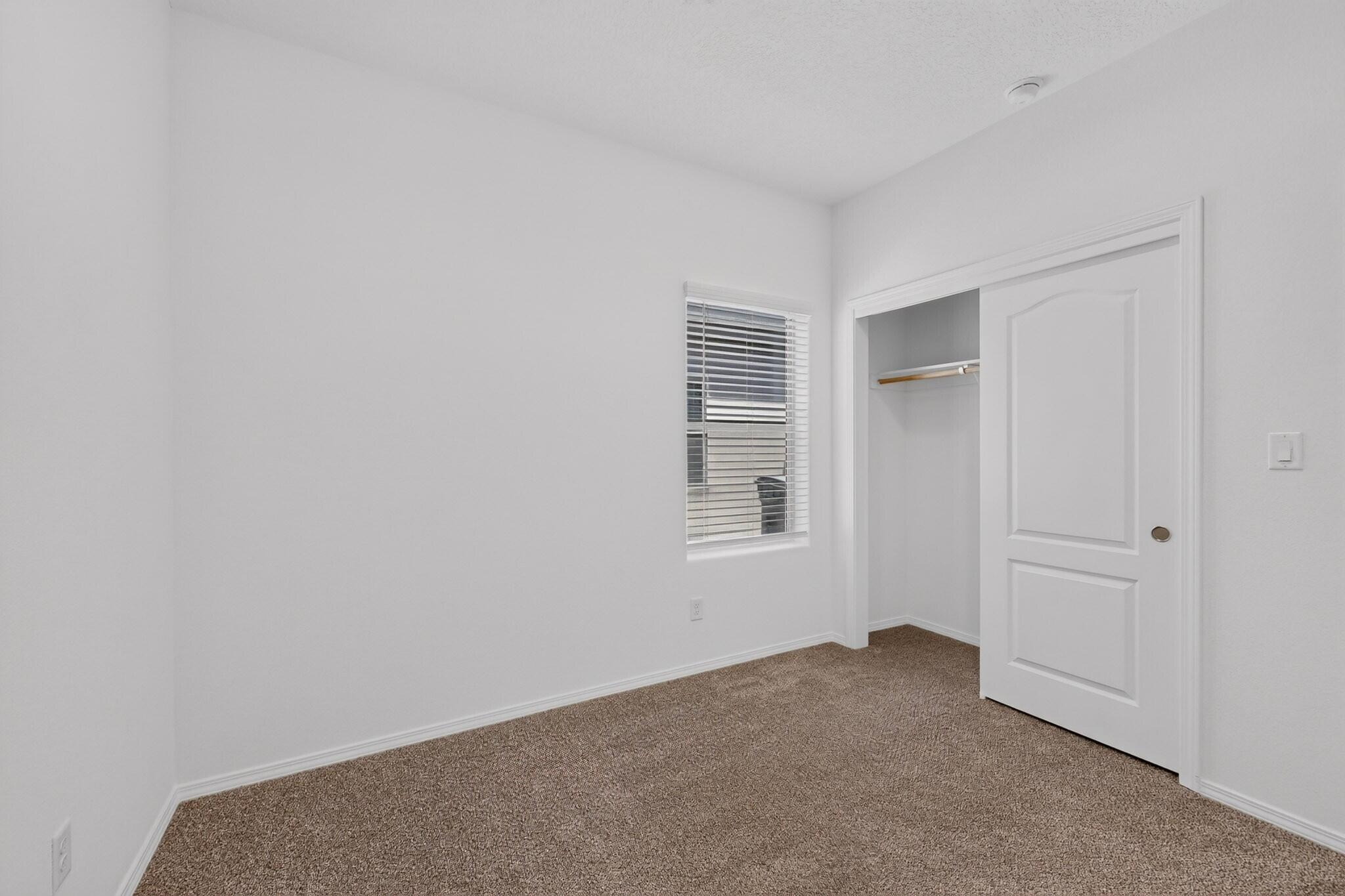 Photo 4 — 280 Prism Avenue SW