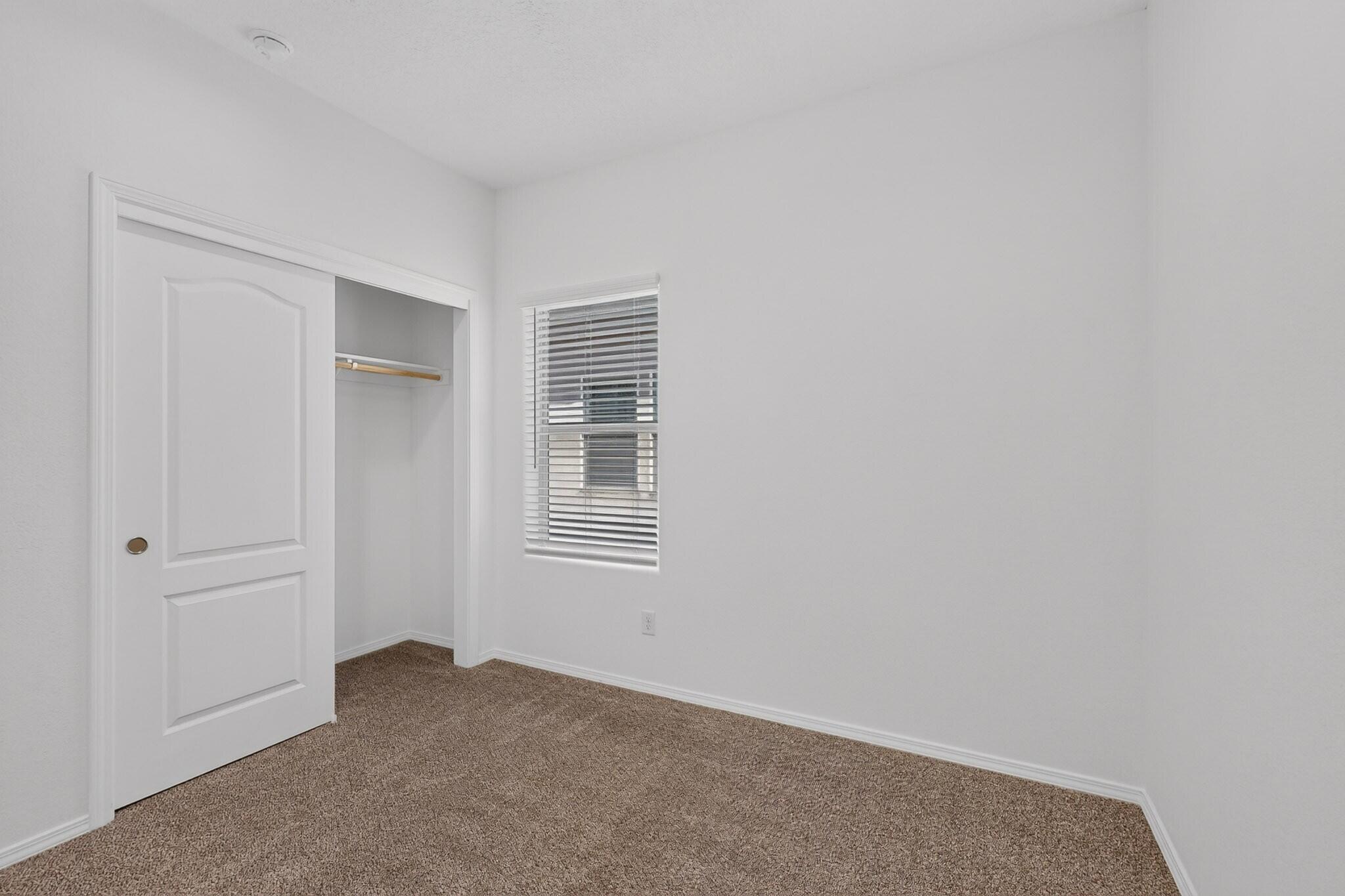 Photo 5 — 280 Prism Avenue SW