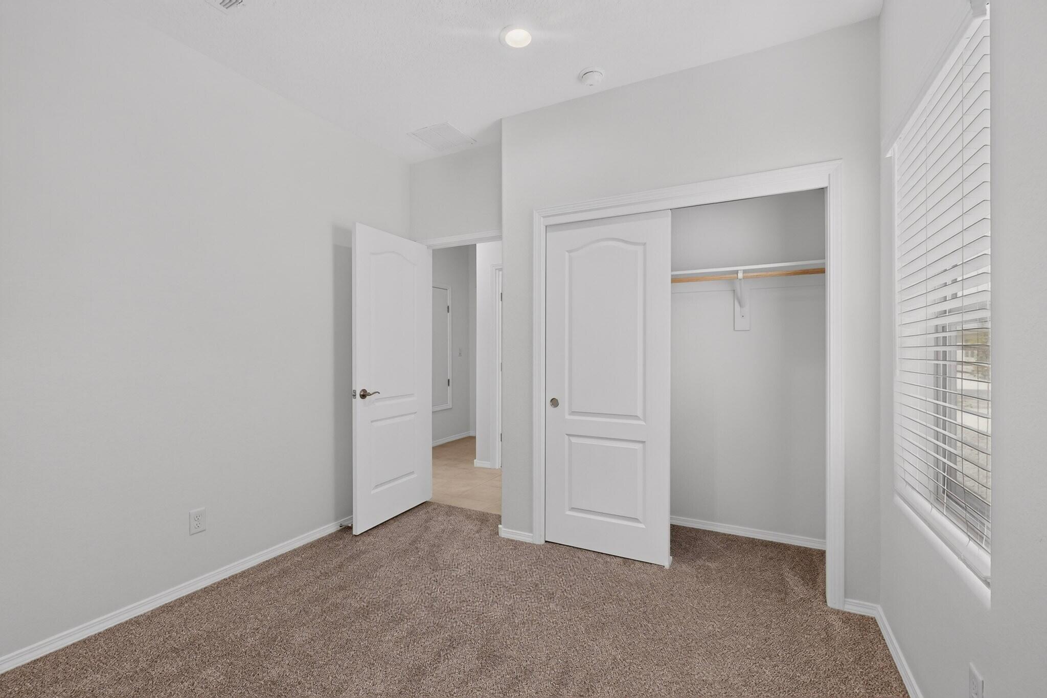 Photo 6 — 280 Prism Avenue SW