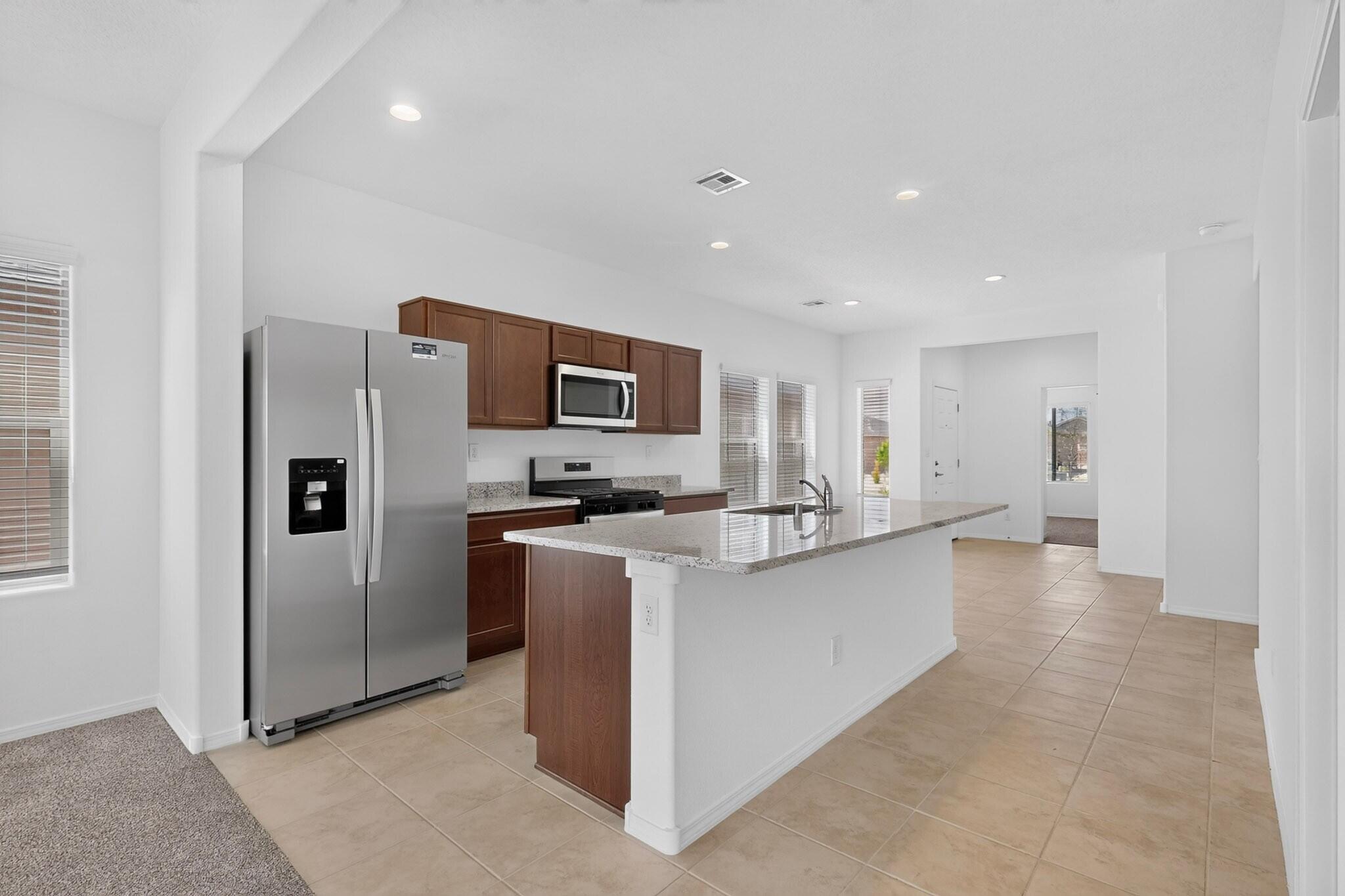 Photo 15 — 280 Prism Avenue SW