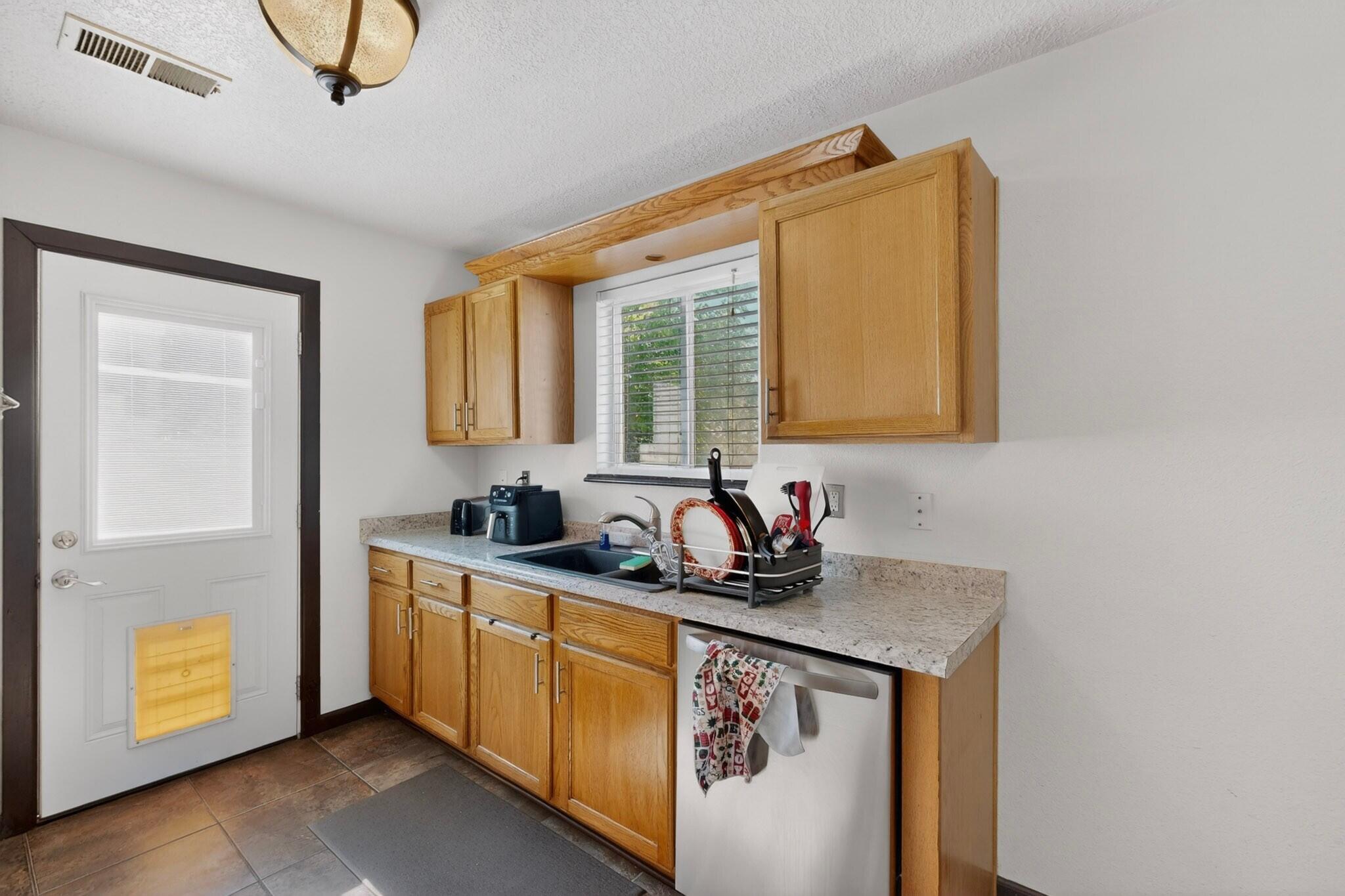 Photo 20 — 10720 Stanley Drive NW