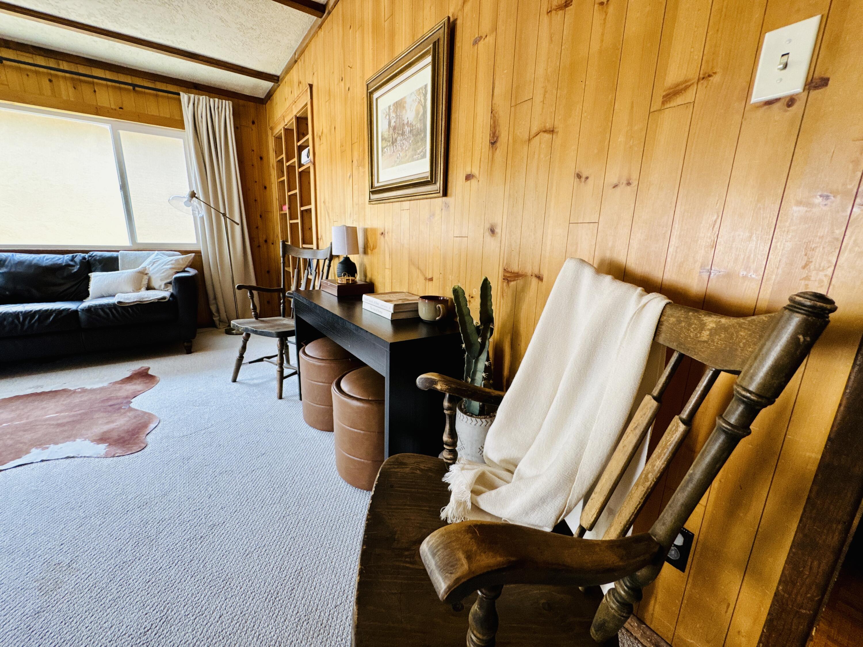 Photo 3 — 1620 Parsifal Street NE