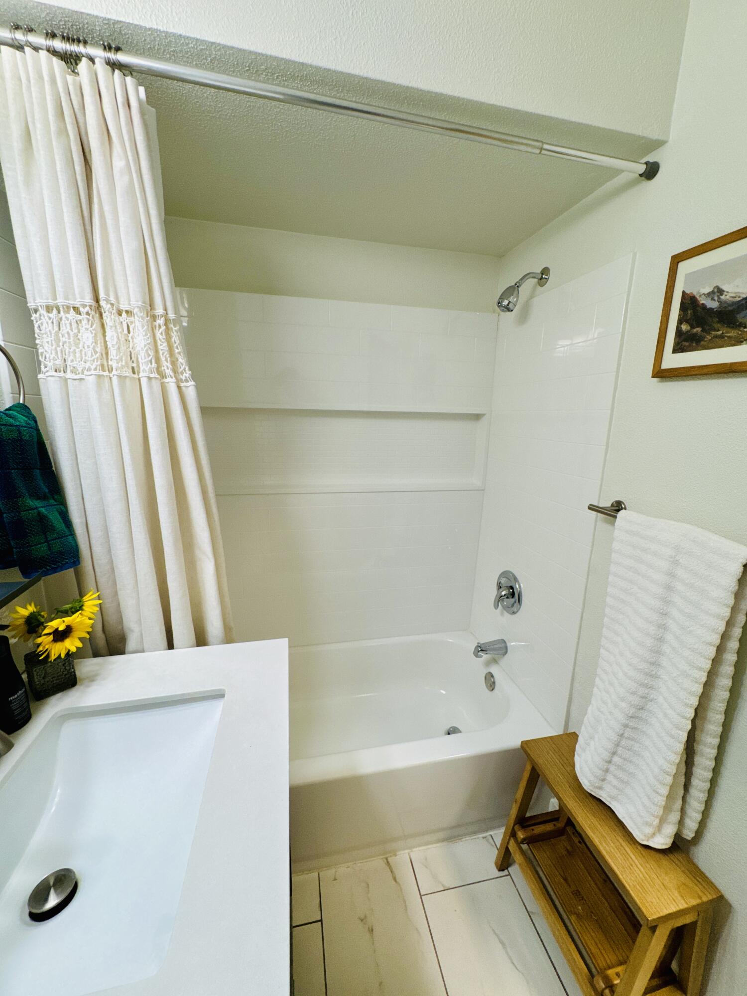 Photo 8 — 1620 Parsifal Street NE