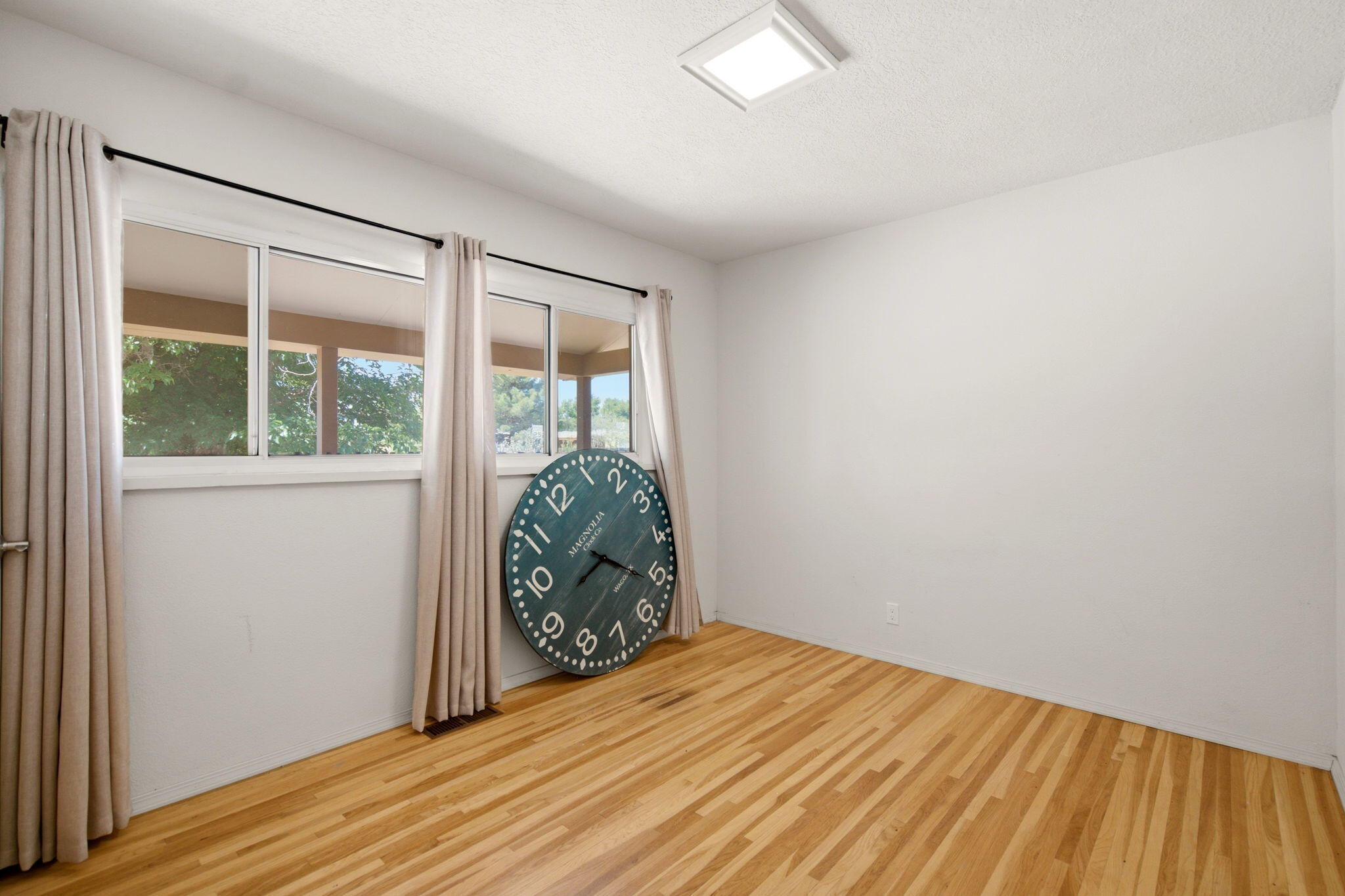 Photo 12 — 105 Green Valley Road NW