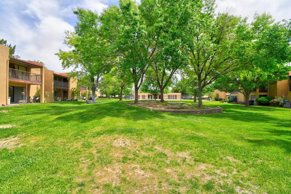 Photo 4 — 931 Country Club Drive SE J