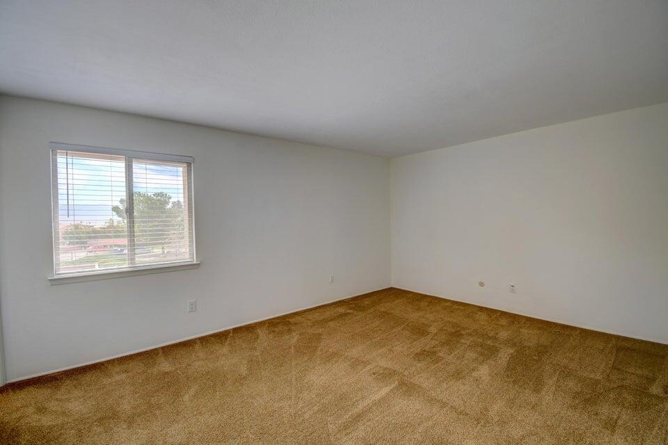 Photo 11 — 931 Country Club Drive SE J