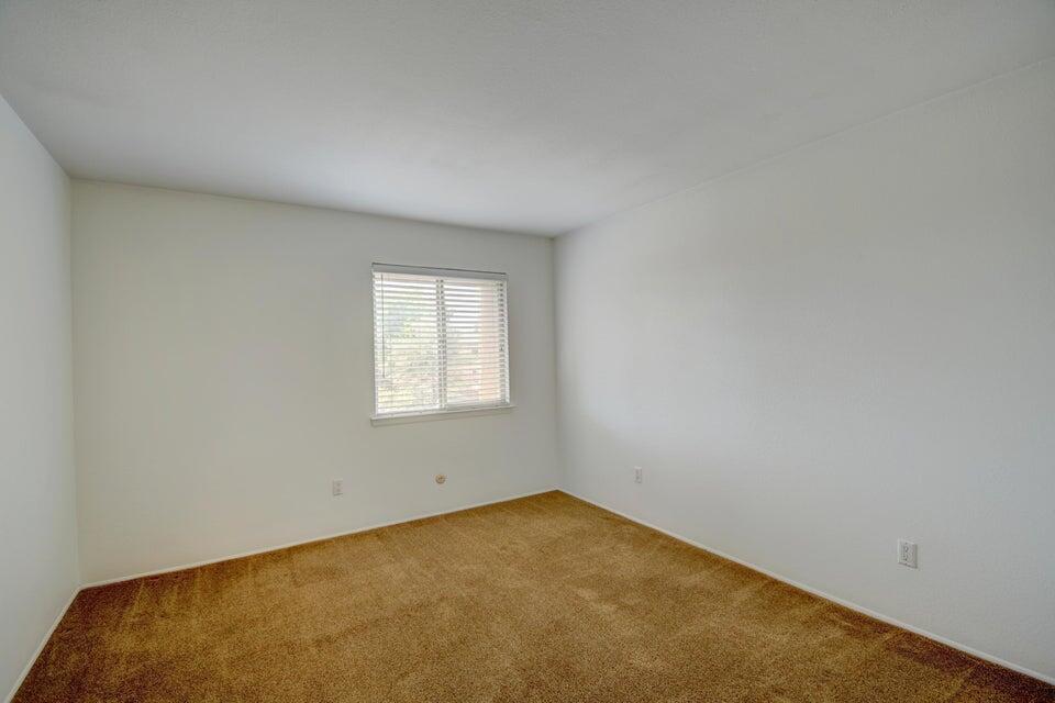 Photo 14 — 931 Country Club Drive SE J