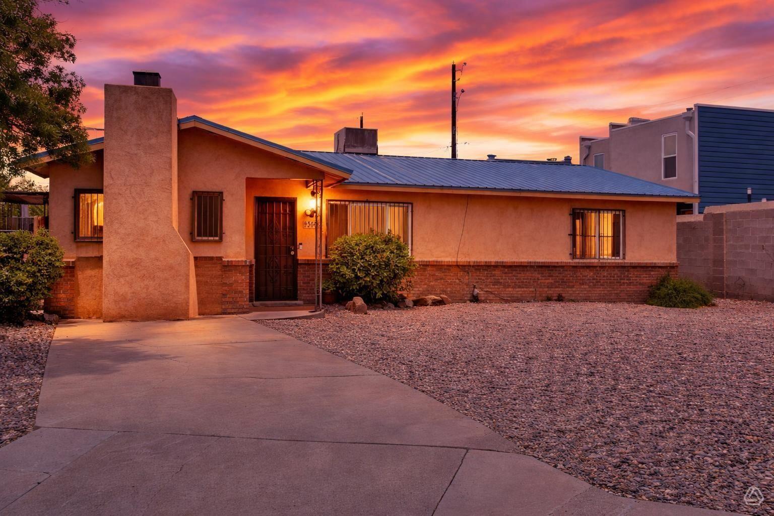 5909 Lora Court NW, Albuquerque, NM 87107