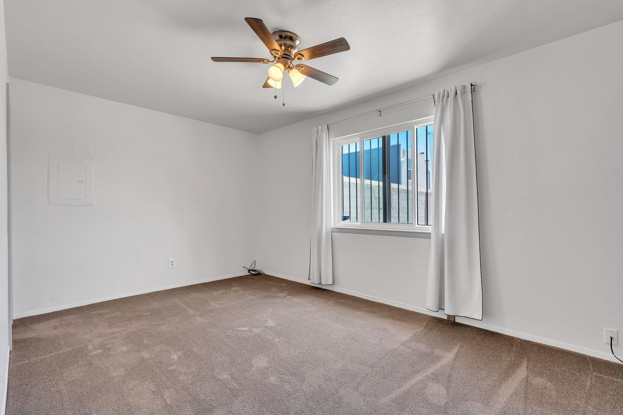Photo 10 — 5909 Lora Court NW