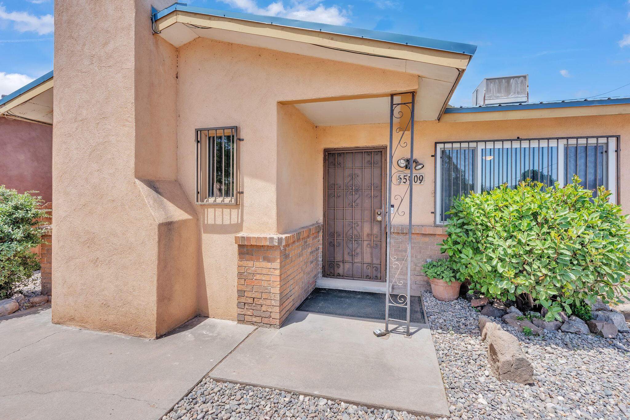 Photo 17 — 5909 Lora Court NW